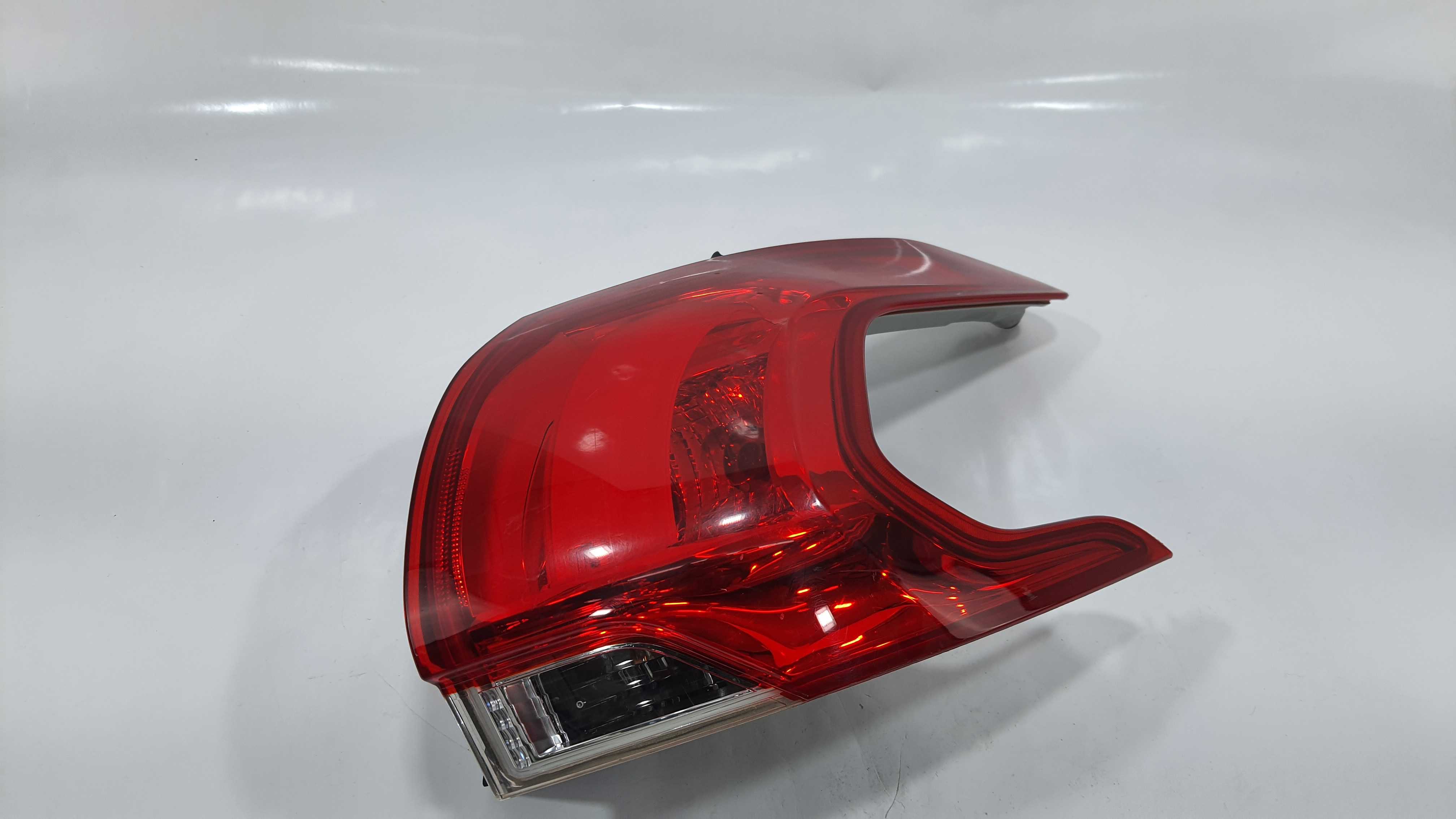 Lanterna Lado Direito Peugeot 2008 Ano 2022 V2252 2