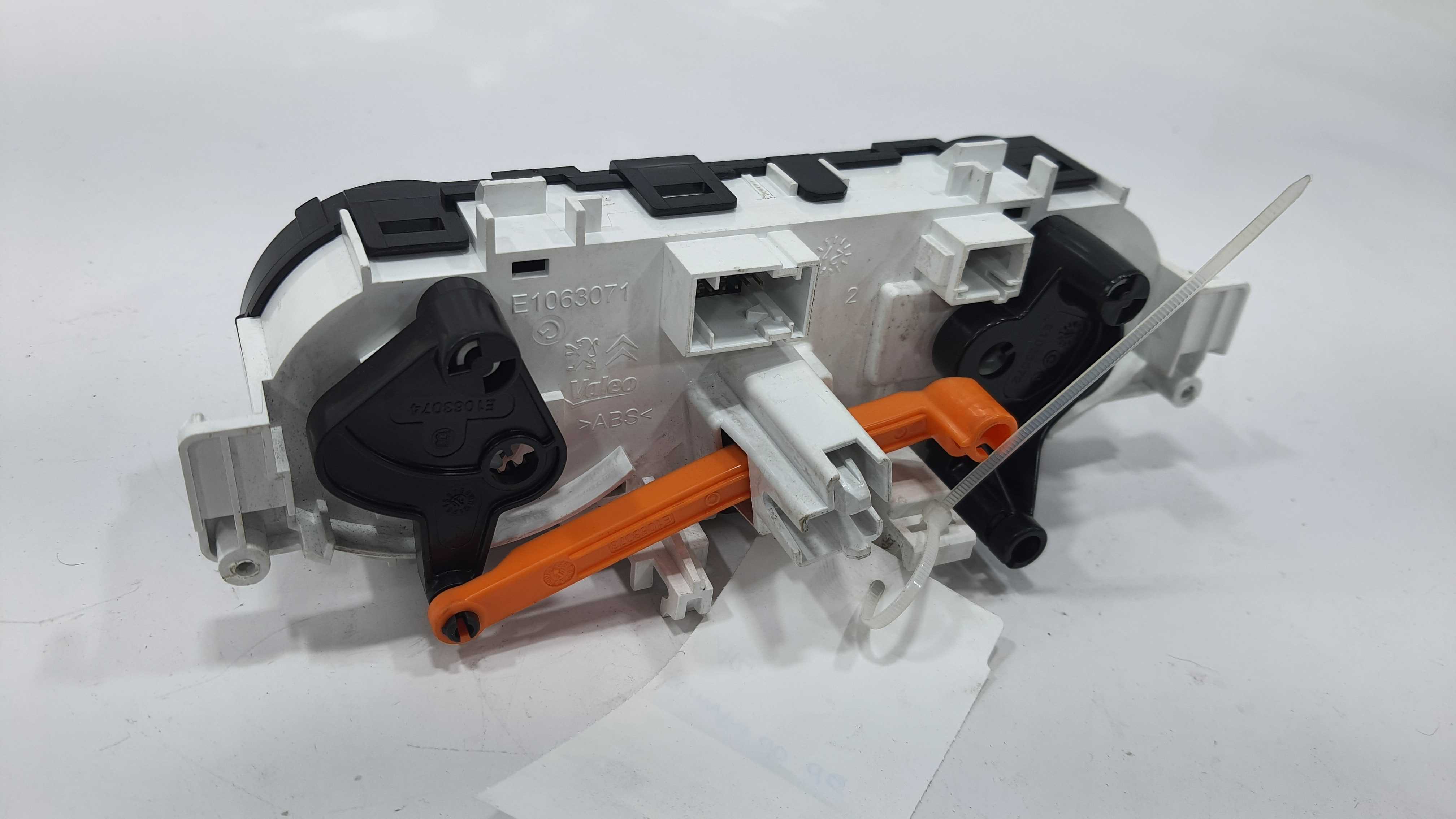 Comando De Ar Condicionado Peugeot 2008 2022 V2252 4