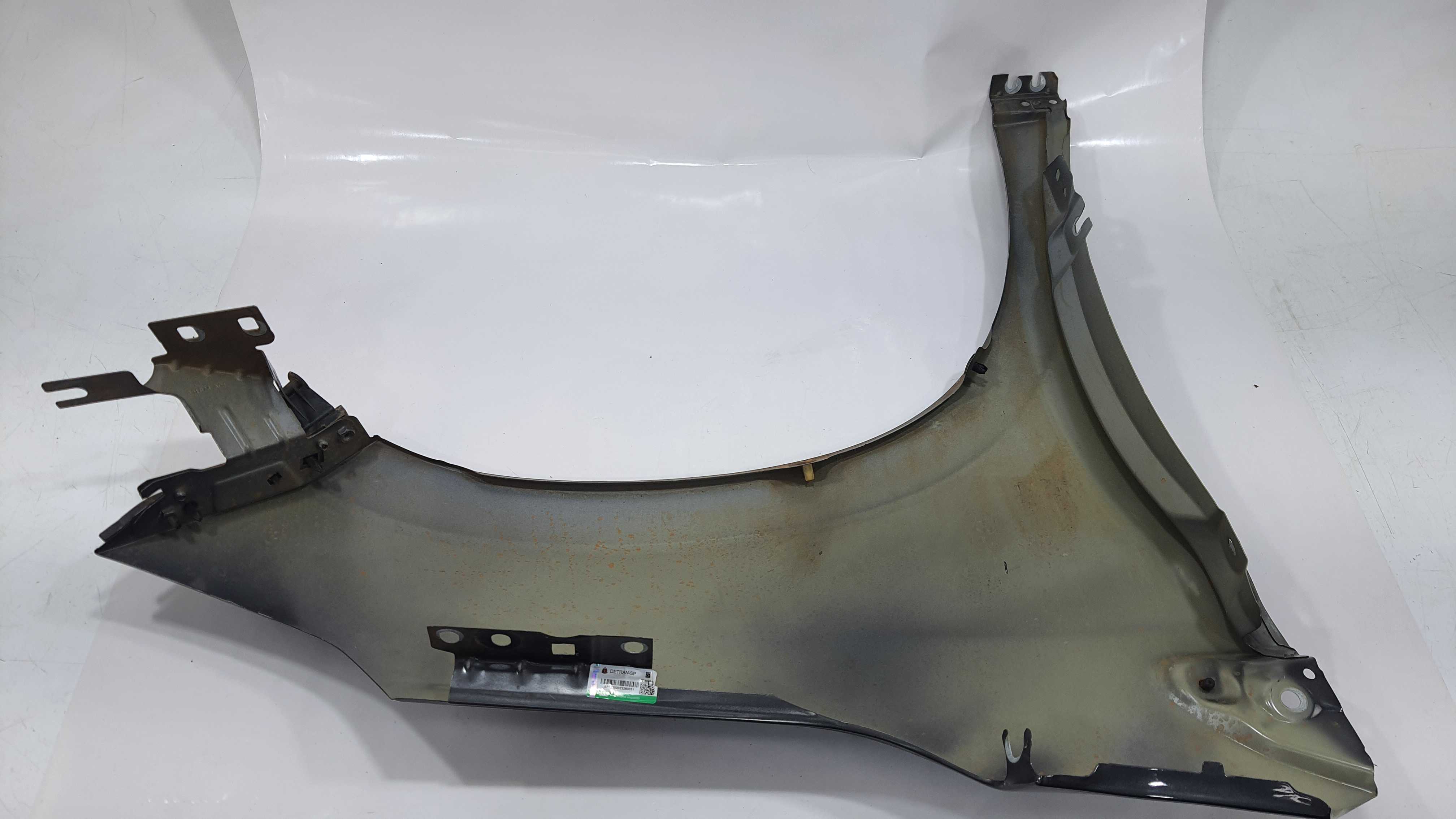 Paralama Esquerdo Detalhe Peugeot 2008 1.6 16v 2022 V2252 6