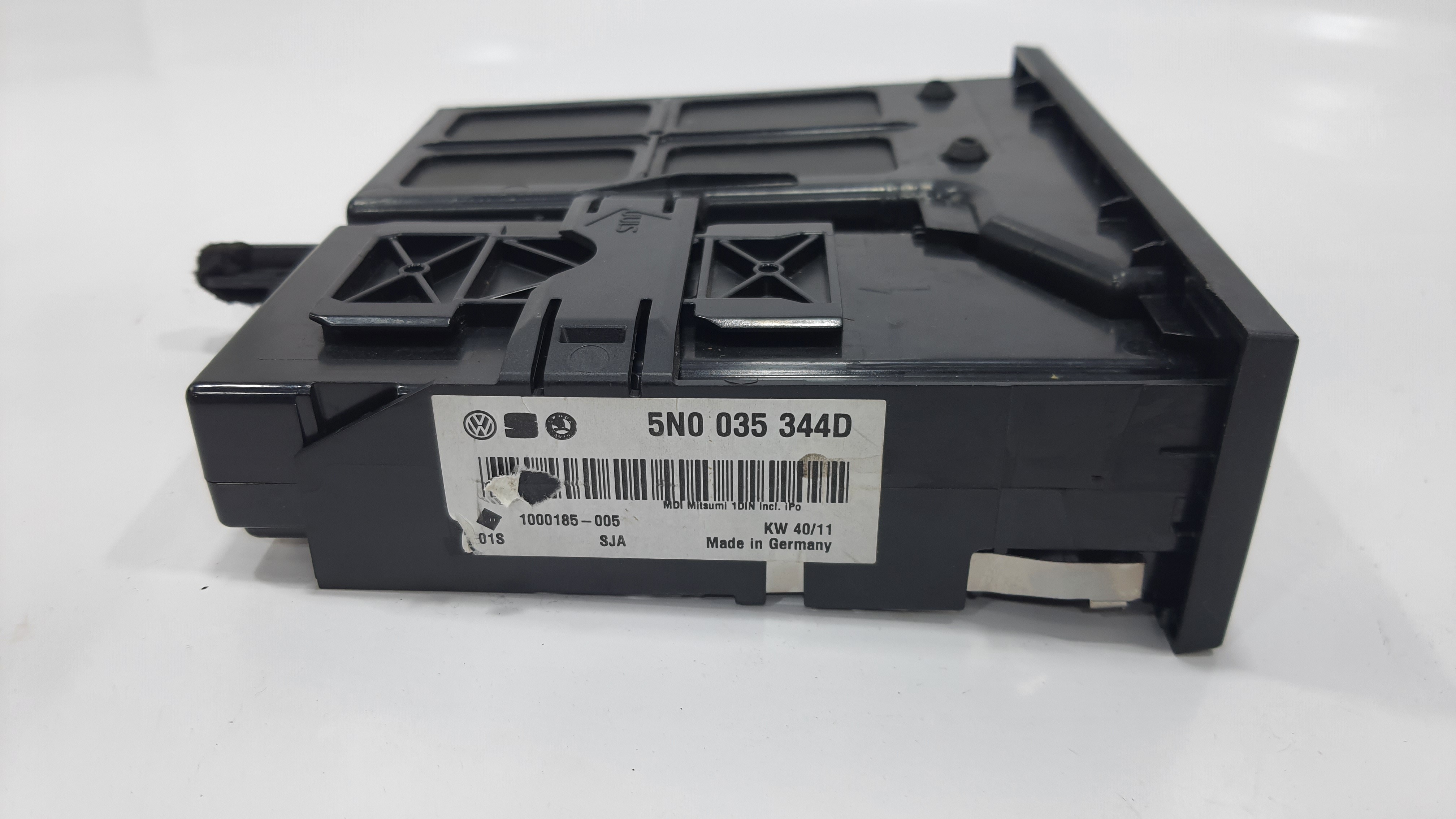 Entrada Usb Console Volkswagen Tiguan 2012 V2249 4