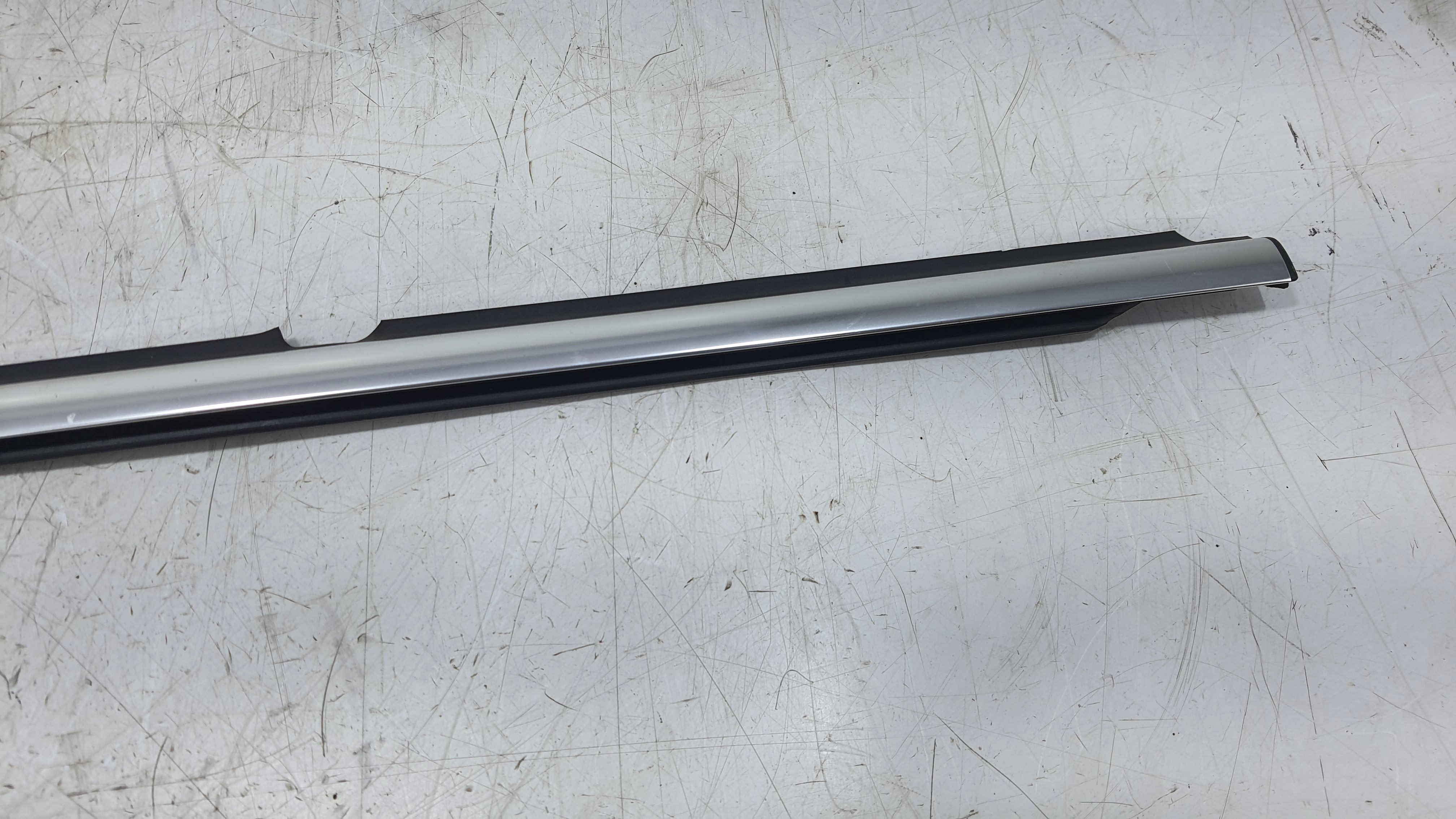 Friso Porta Traseira Esquerda Volkswagen Tiguan 2012 V2249 Prata 6