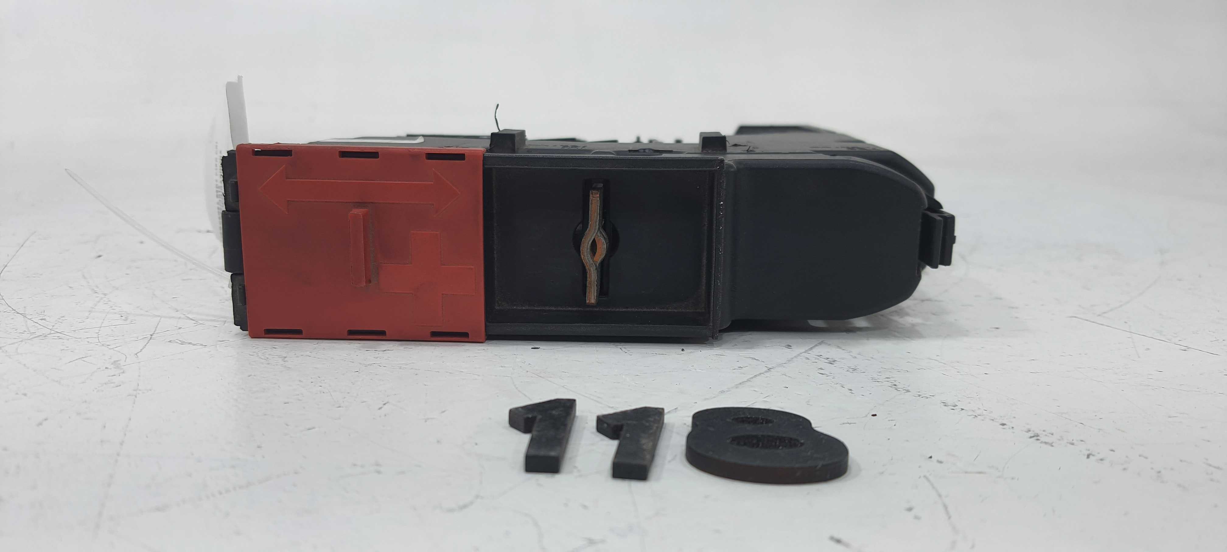 Central Fusiveis Motor Mercedes-benz C180 2012 V2267 2