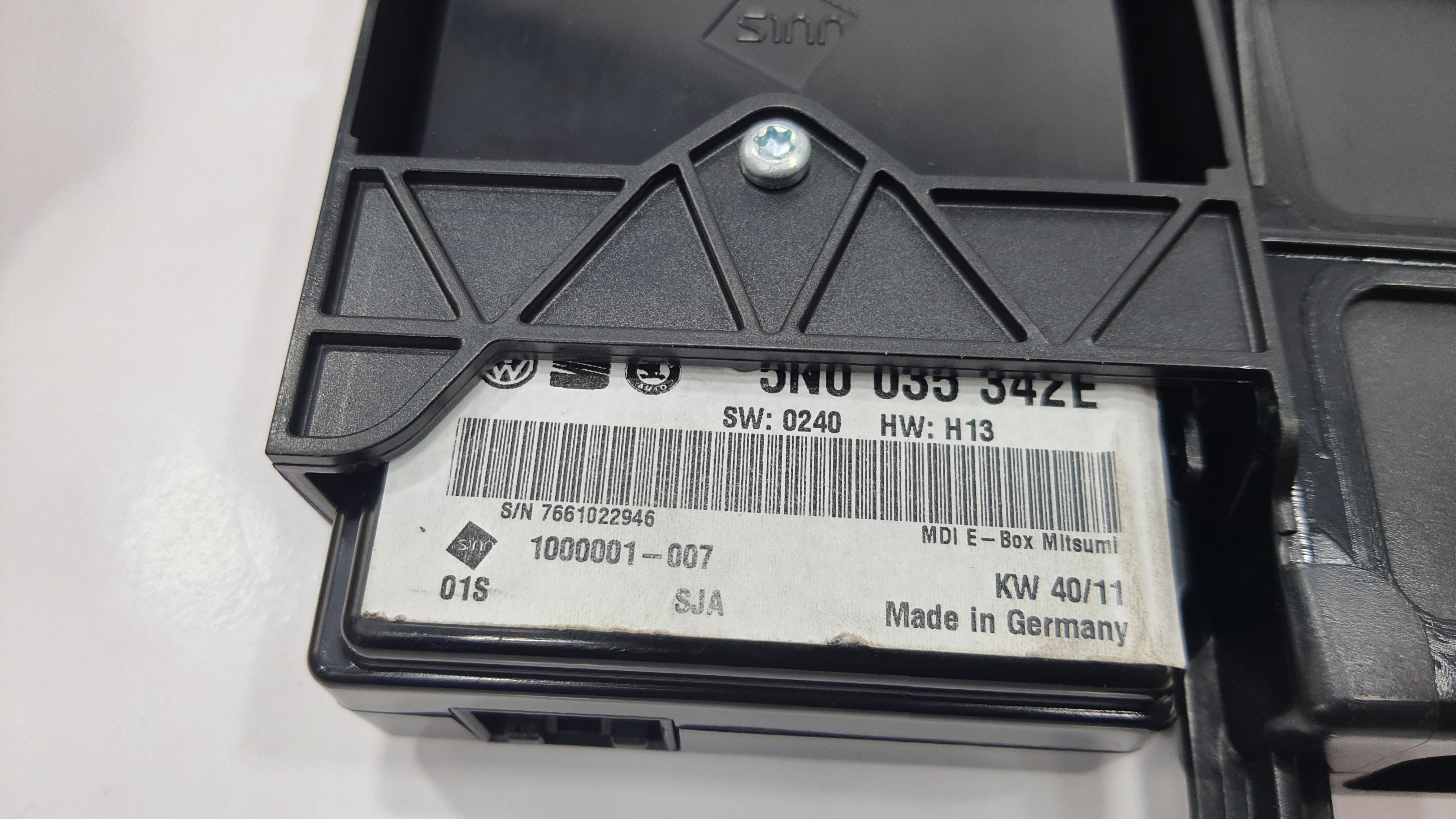 Entrada Usb Console Volkswagen Tiguan 2012 V2249 7