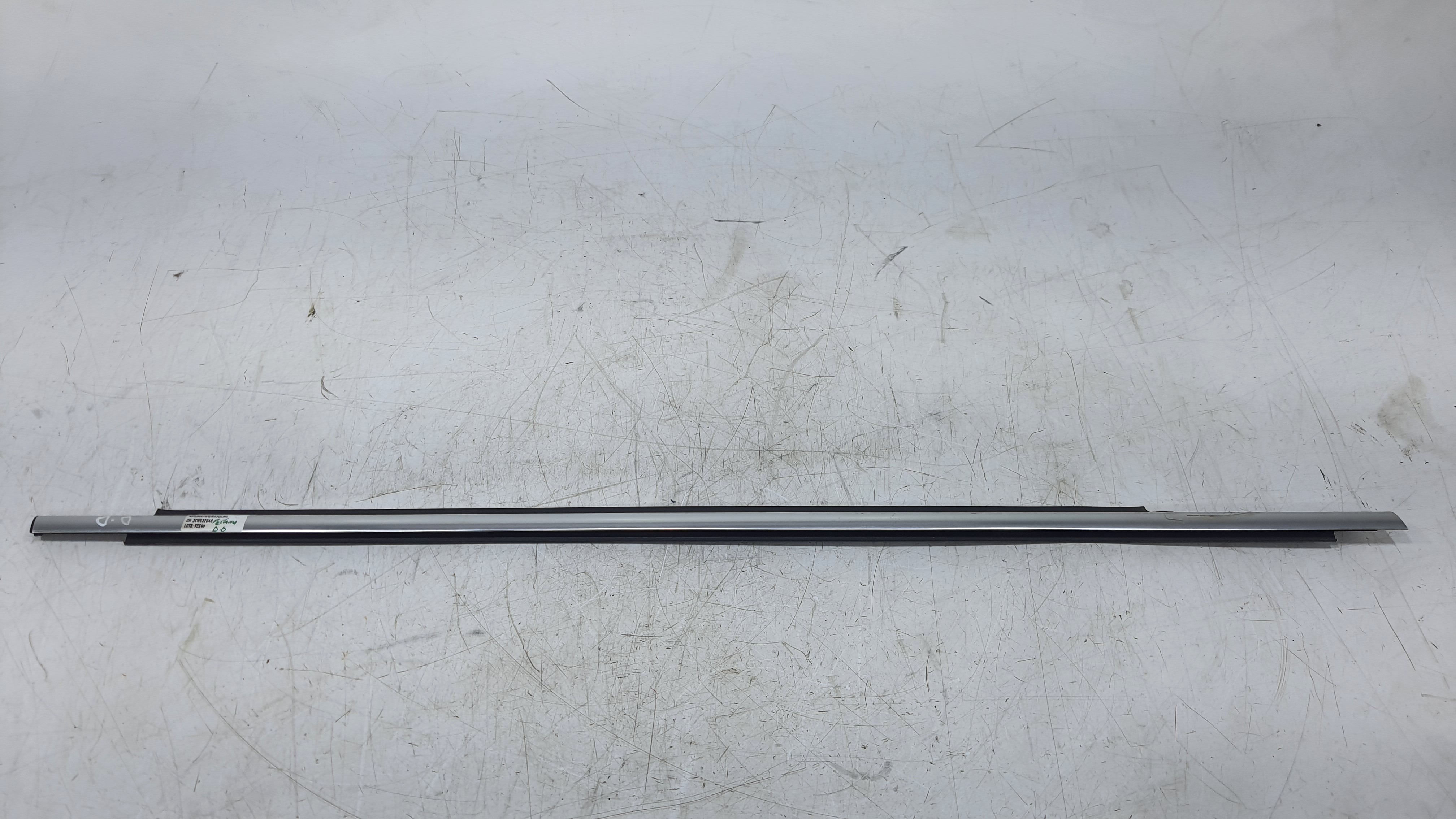 Friso Porta Dianteira Direita Volkswagen Tiguan 2012 V2249 Prata 2