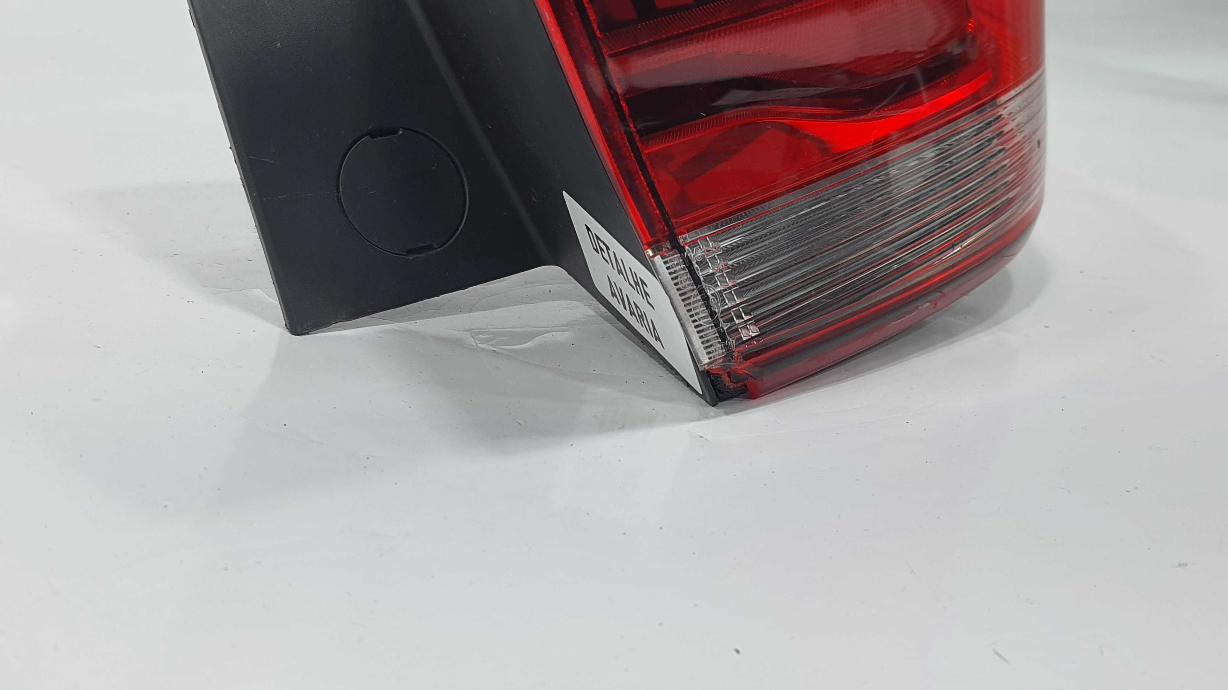 Lanterna Traseira Direita Com Detalhe Tracker Lt 2022 4