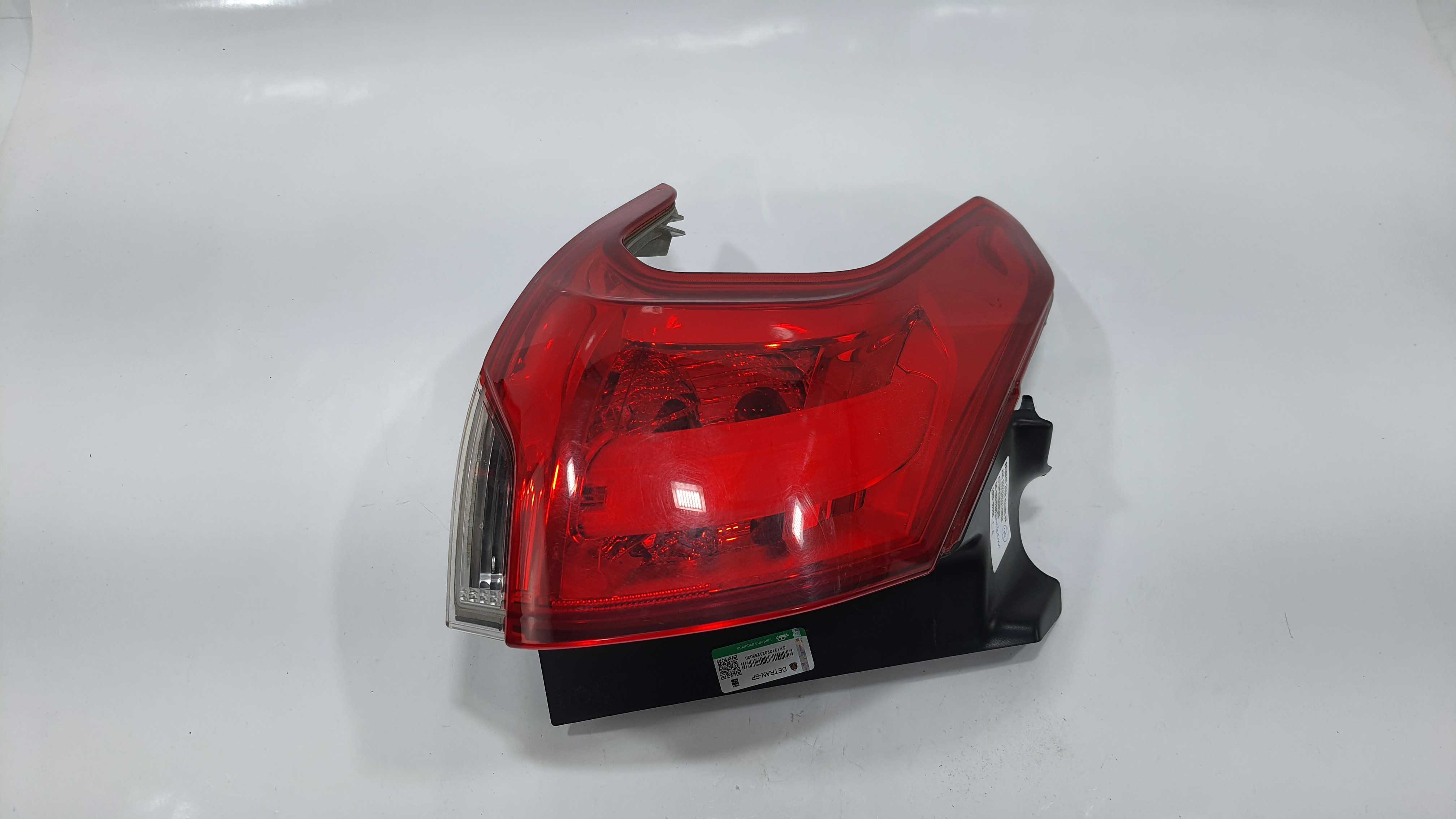 Lanterna Lado Esquerdo Peugeot 2008 Ano 2022 V2252 1