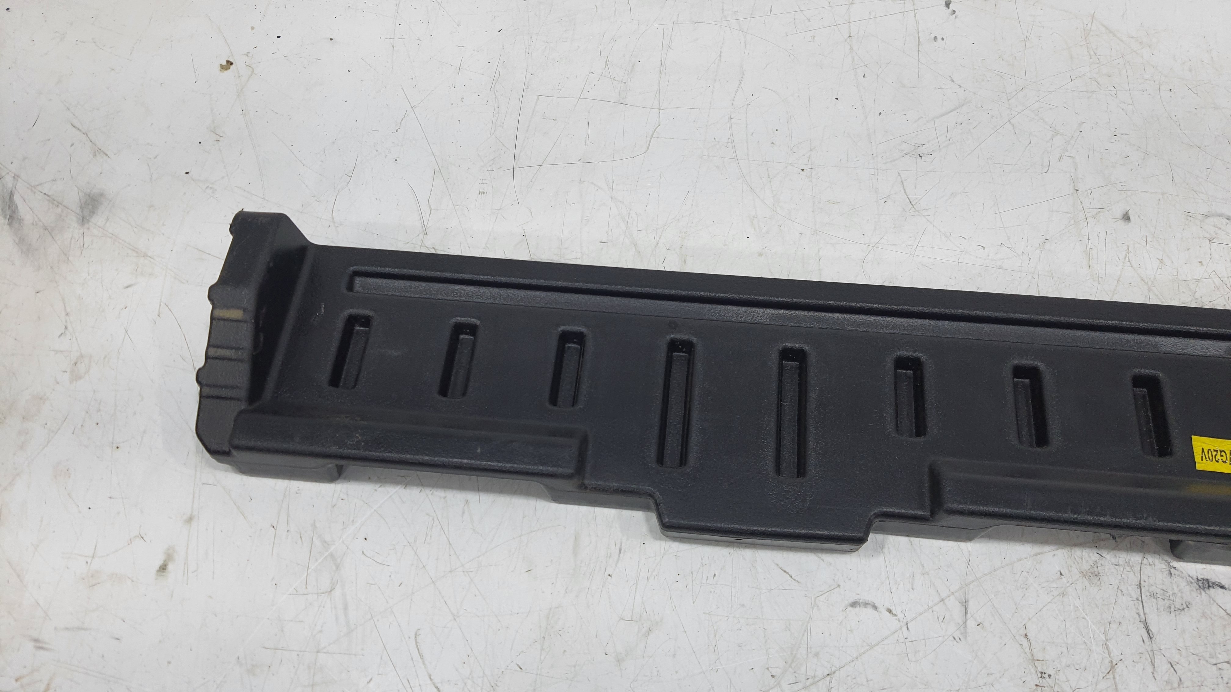 Soleira Porta Malas Kia Sorento 2.4 2012 V2254 Preto 2