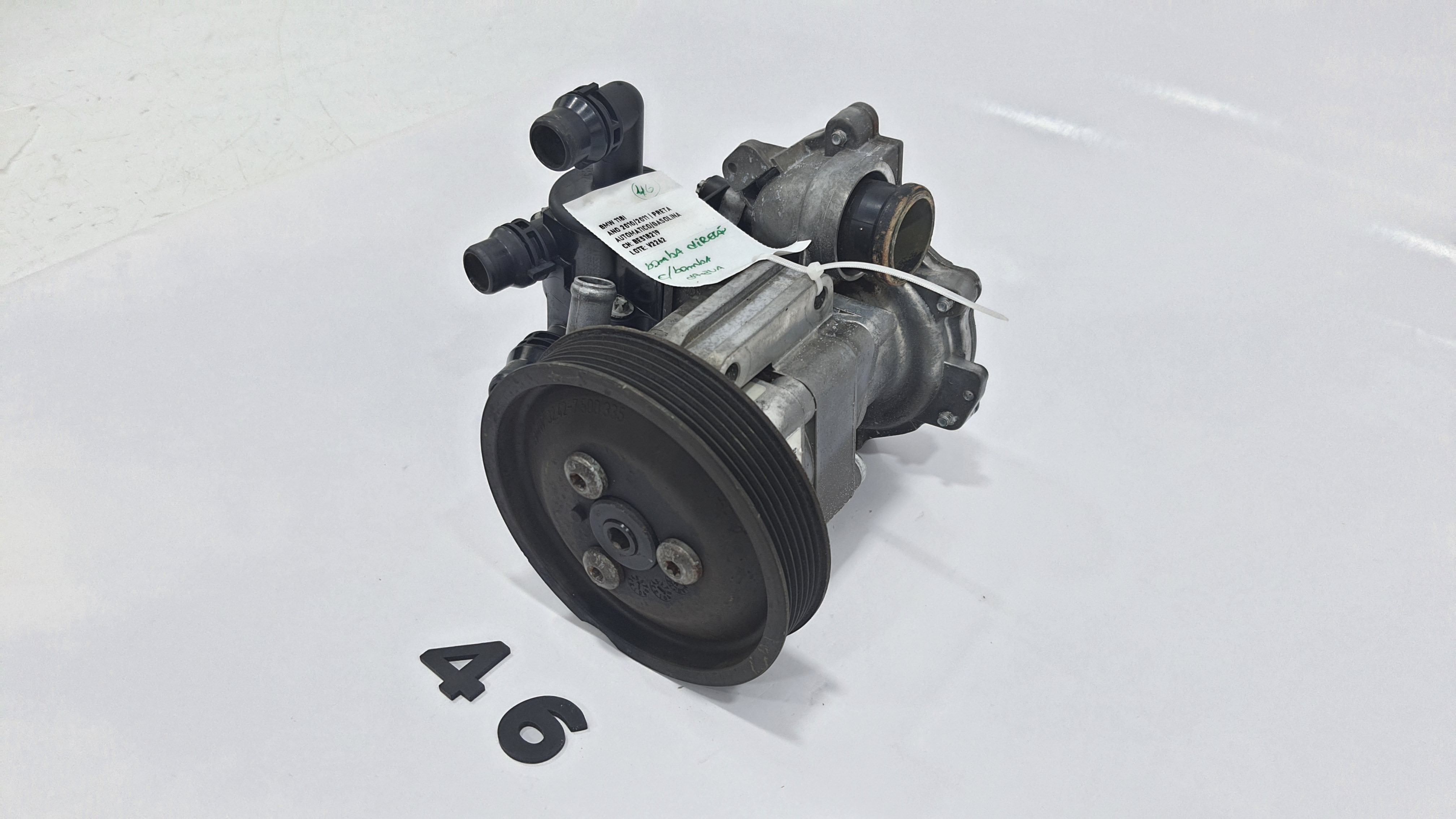 Bomba De Agua  Bmw 118i Ano 2011 V2262 8