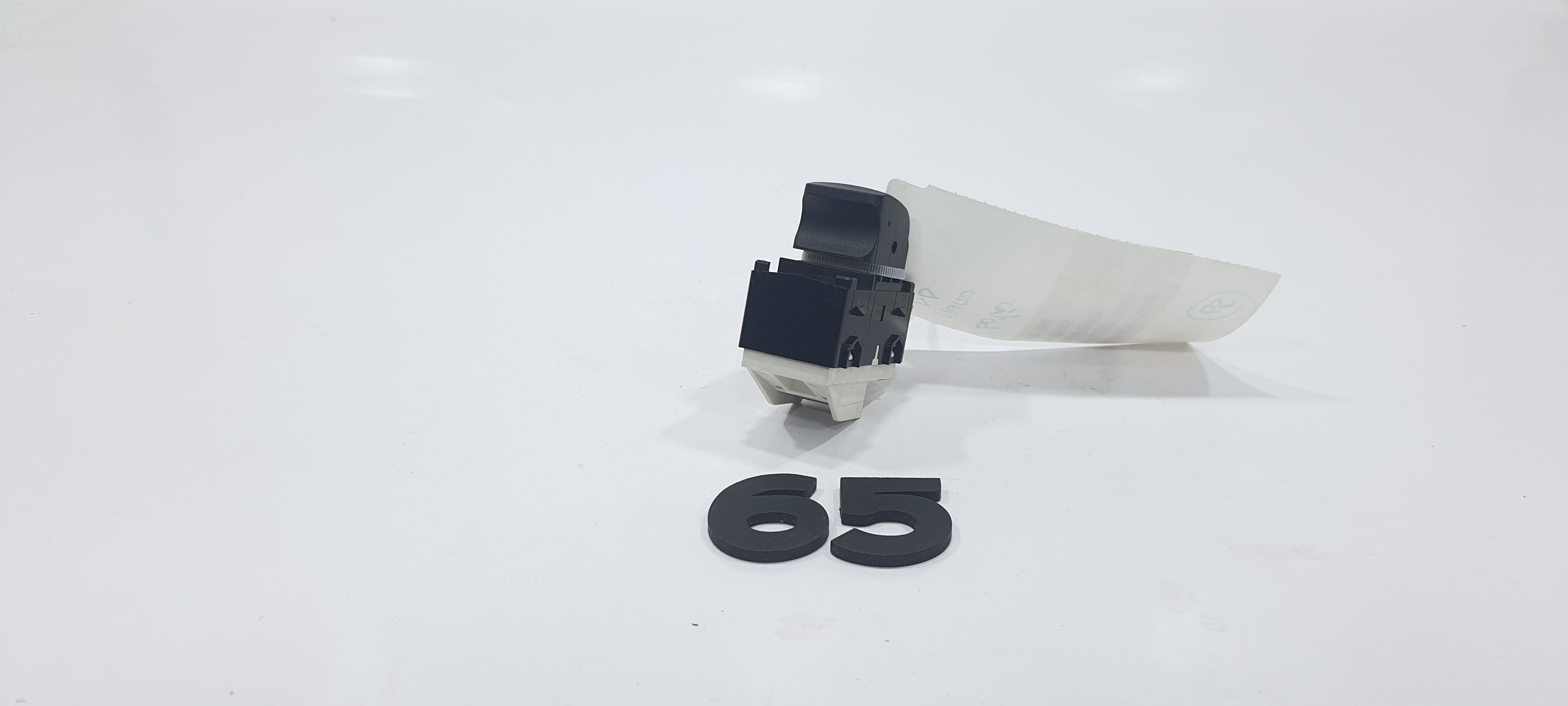 Botão Vidro Dianteiro Direito Creta Ultimate 2.0 V2263 6