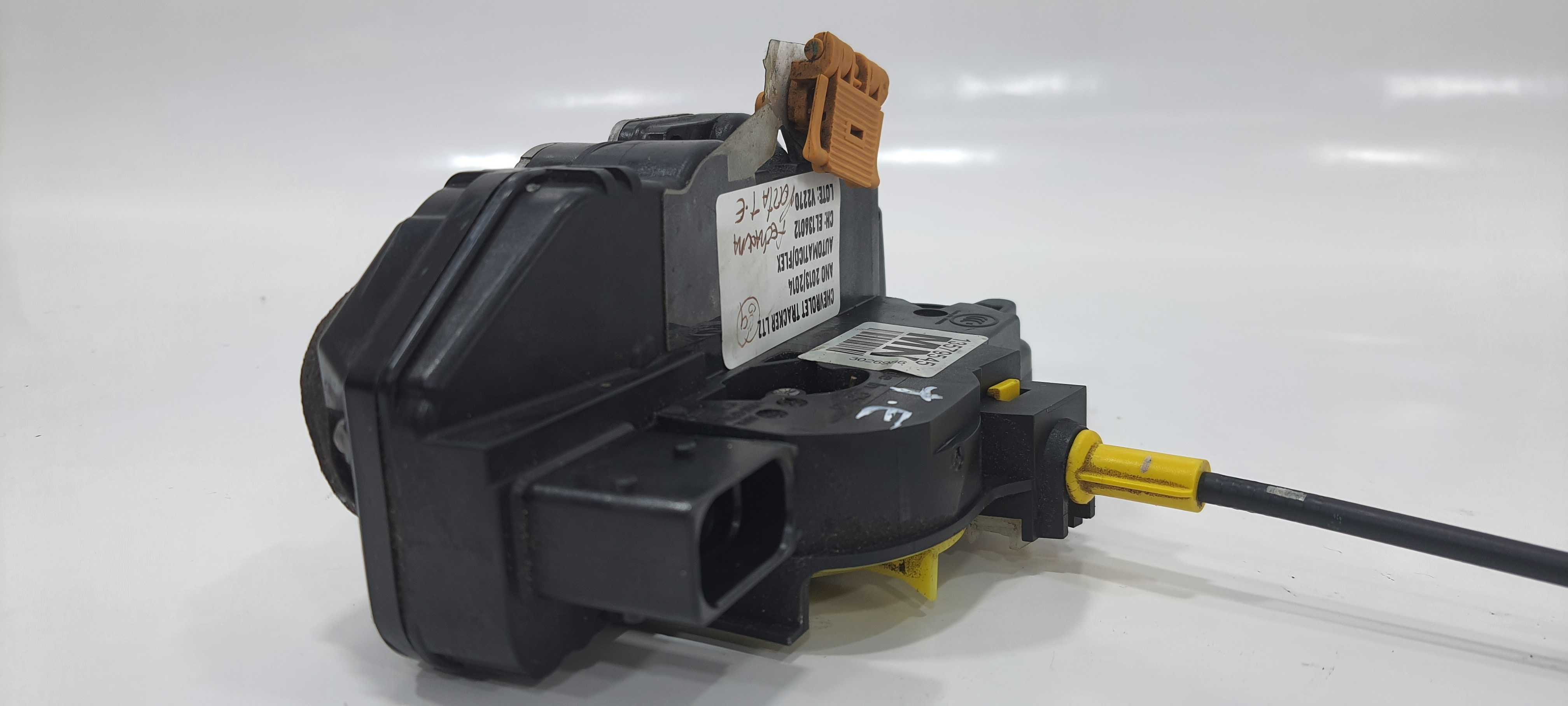 Fechadura Traseira Esquerda Chevrolet Tracker 2014 V2270 4