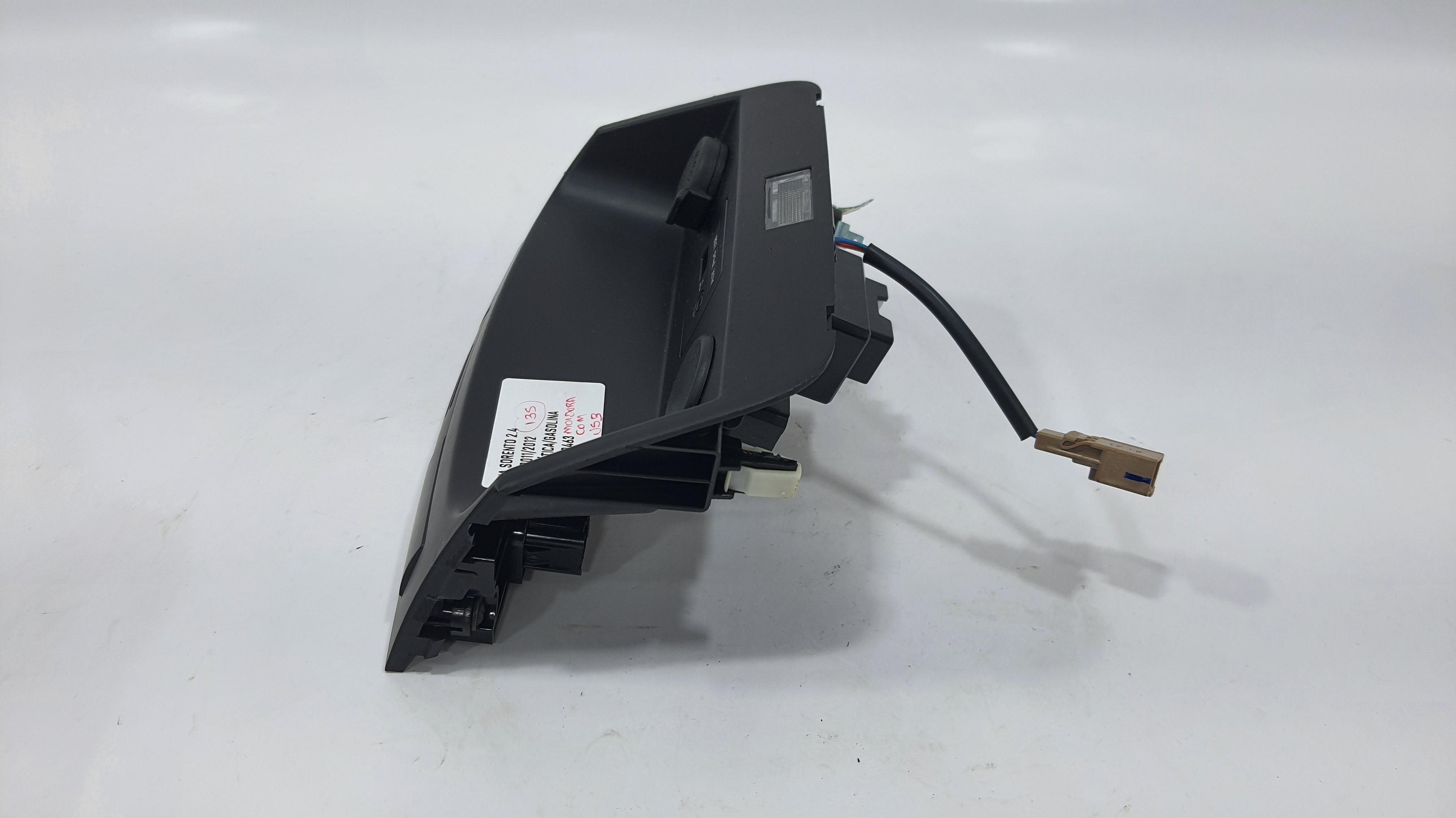 Moldura Usb Kia Sorento 2.4 2012 V2254 Preto 9