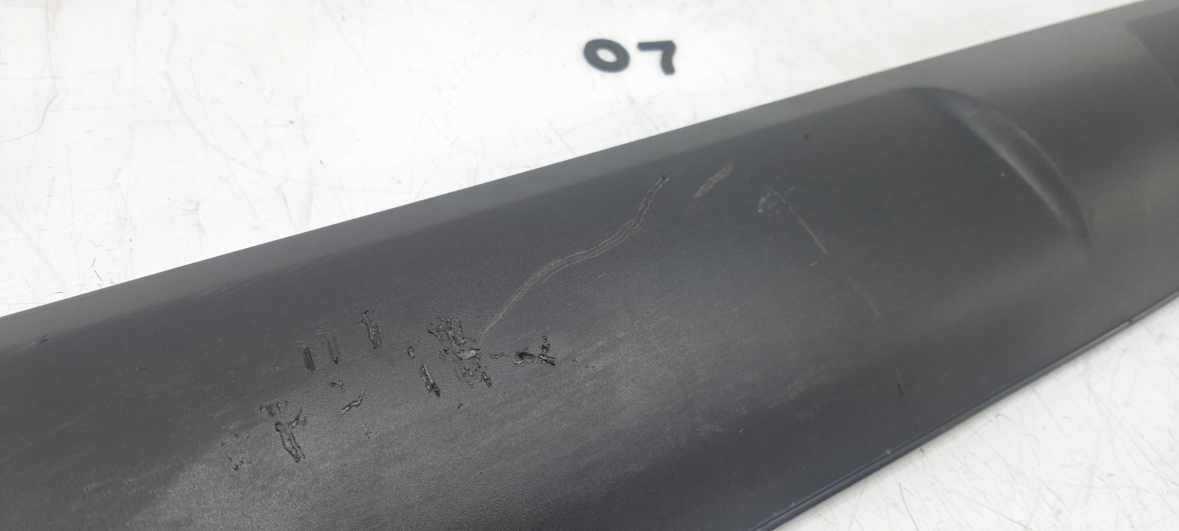 Espoiler Lado Esquerdo Detalhe Creta Ultimate 2022 V2263 Preto 4