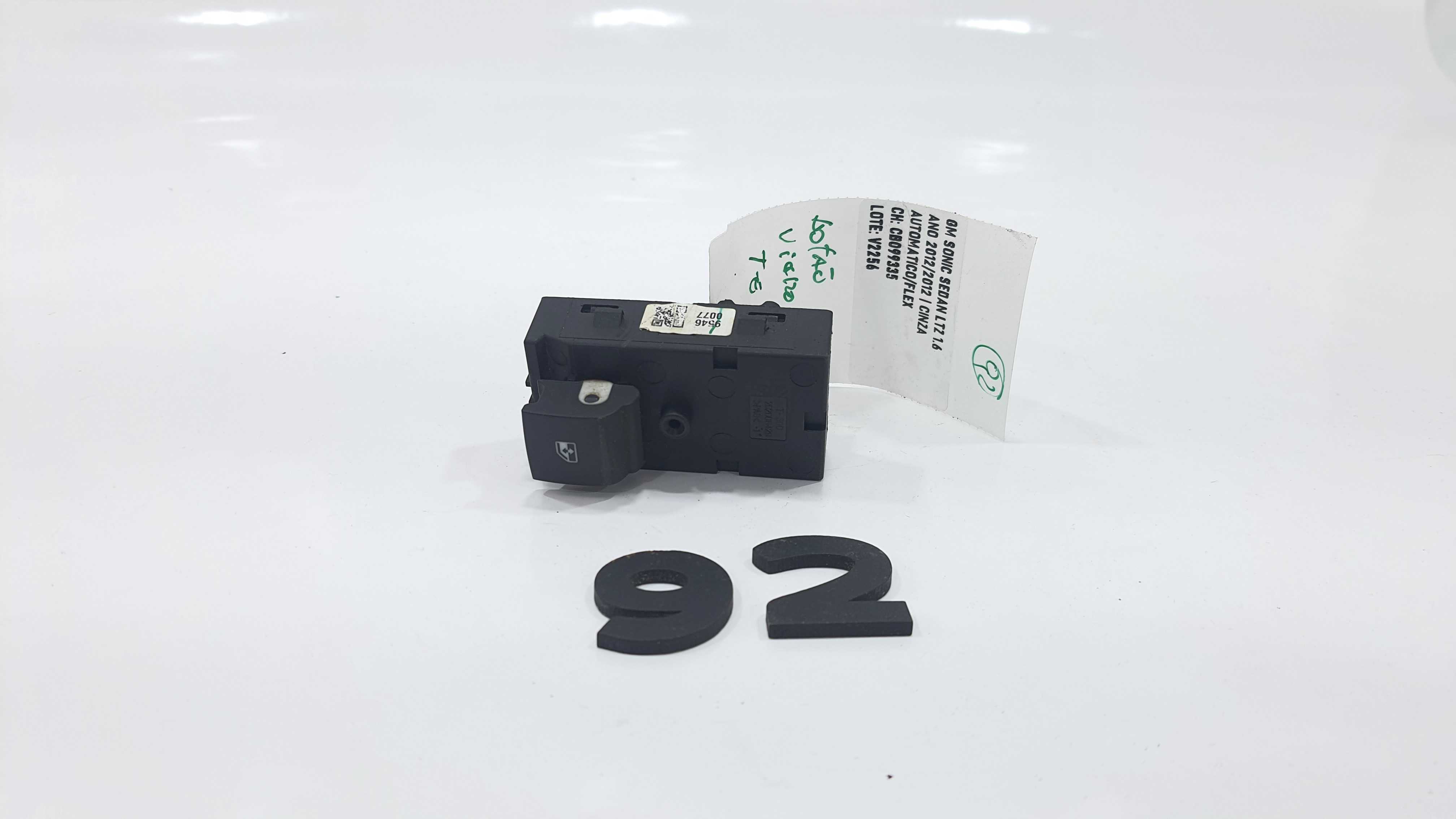 Botão Vidro Traseiro Esquerdo Sonic Sedan Ltz 2012 V2256 2