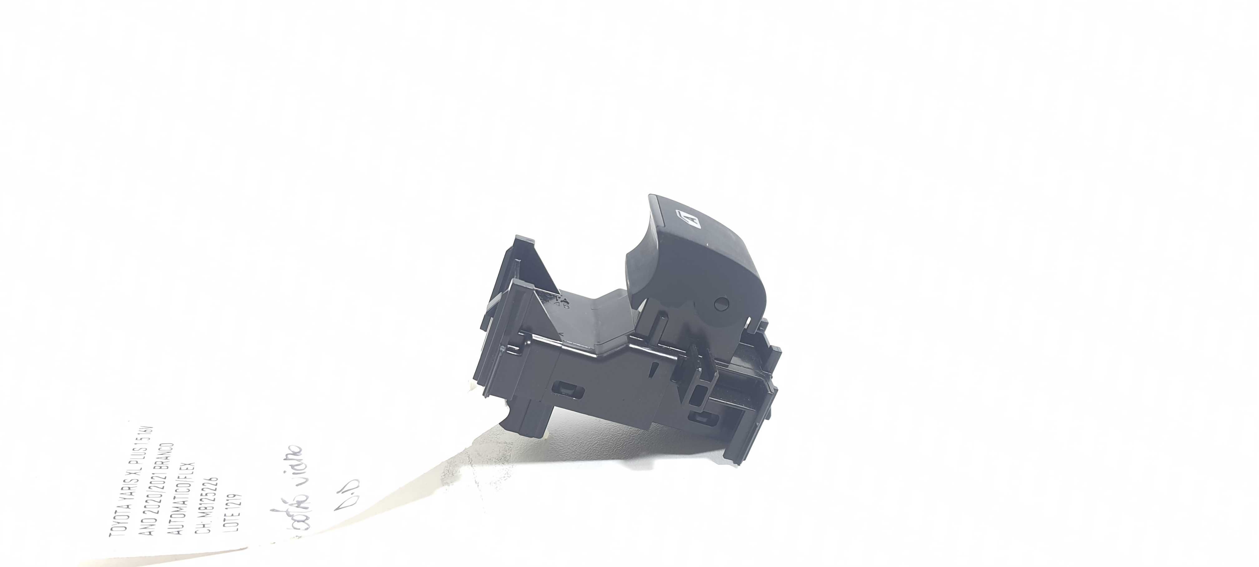 Botão Vidro Dianteira Direita Yaris Xl Plus 1.5 2022 V1219 5