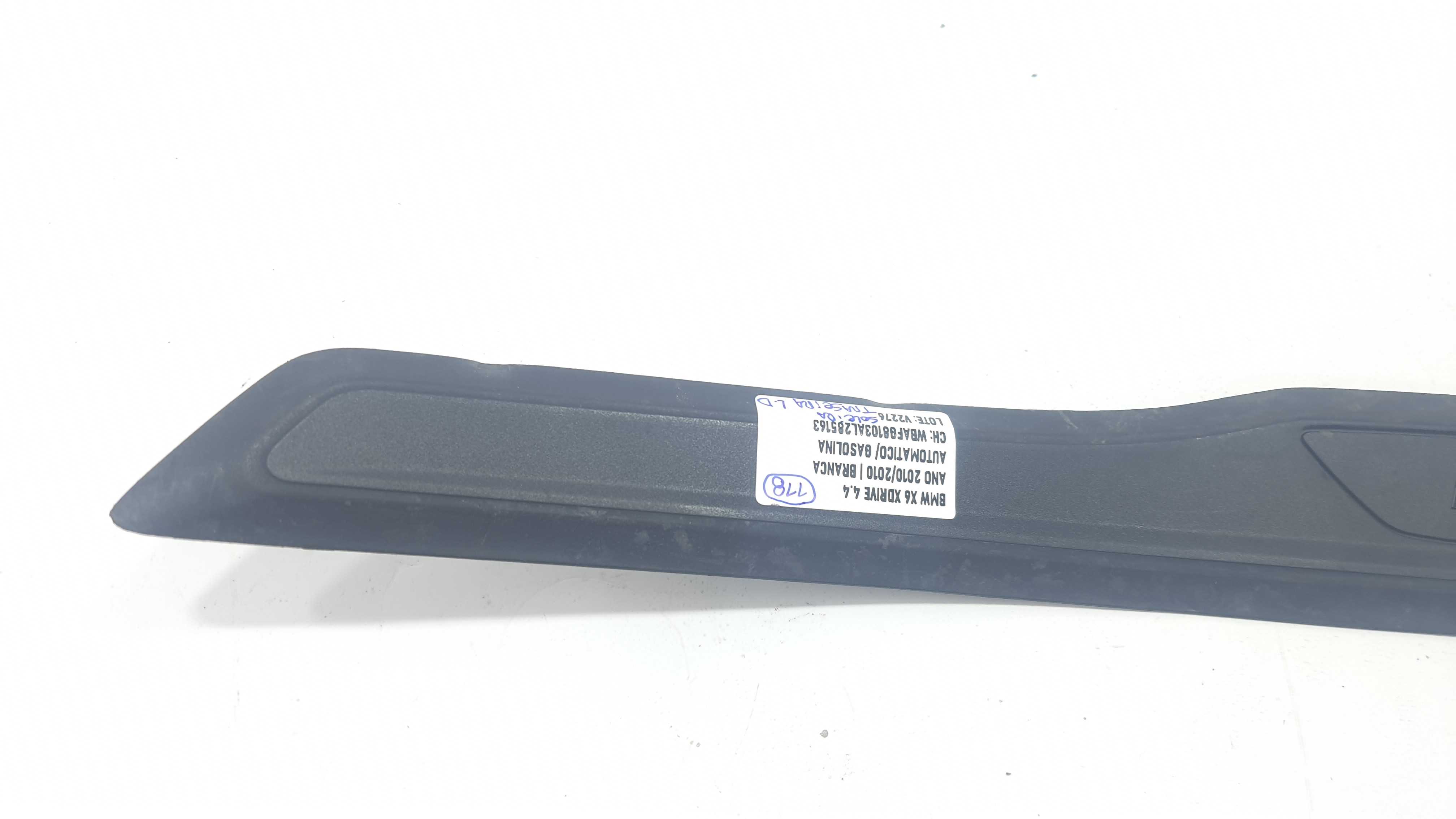 Soleira Traseira  Direito Bmw X6 Xdrive 4.4 2010 V2276 Preta 4