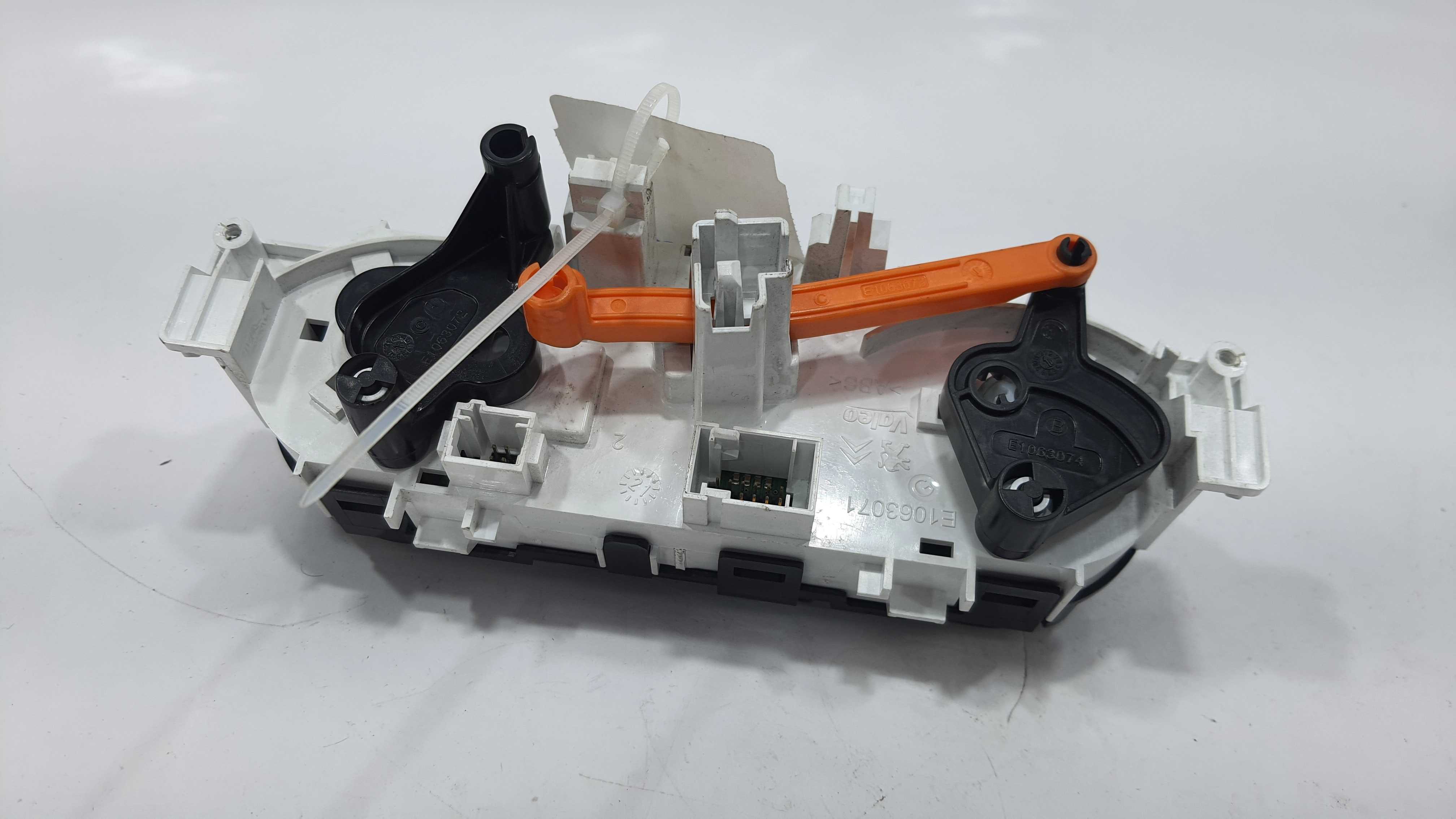 Comando De Ar Condicionado Peugeot 2008 2022 V2252 5
