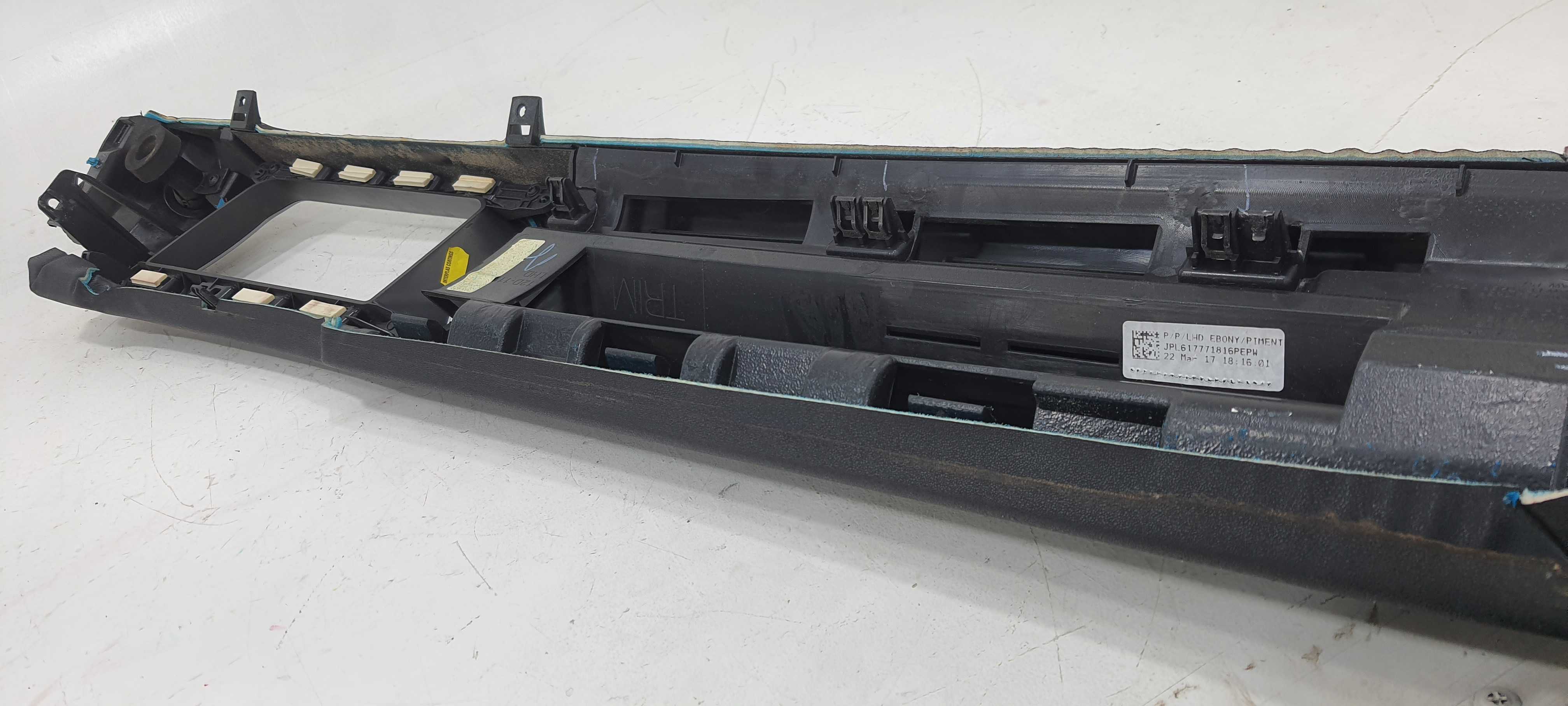 Moldura Painel Multimidia Land Rover Evoque 2017 V2266 3