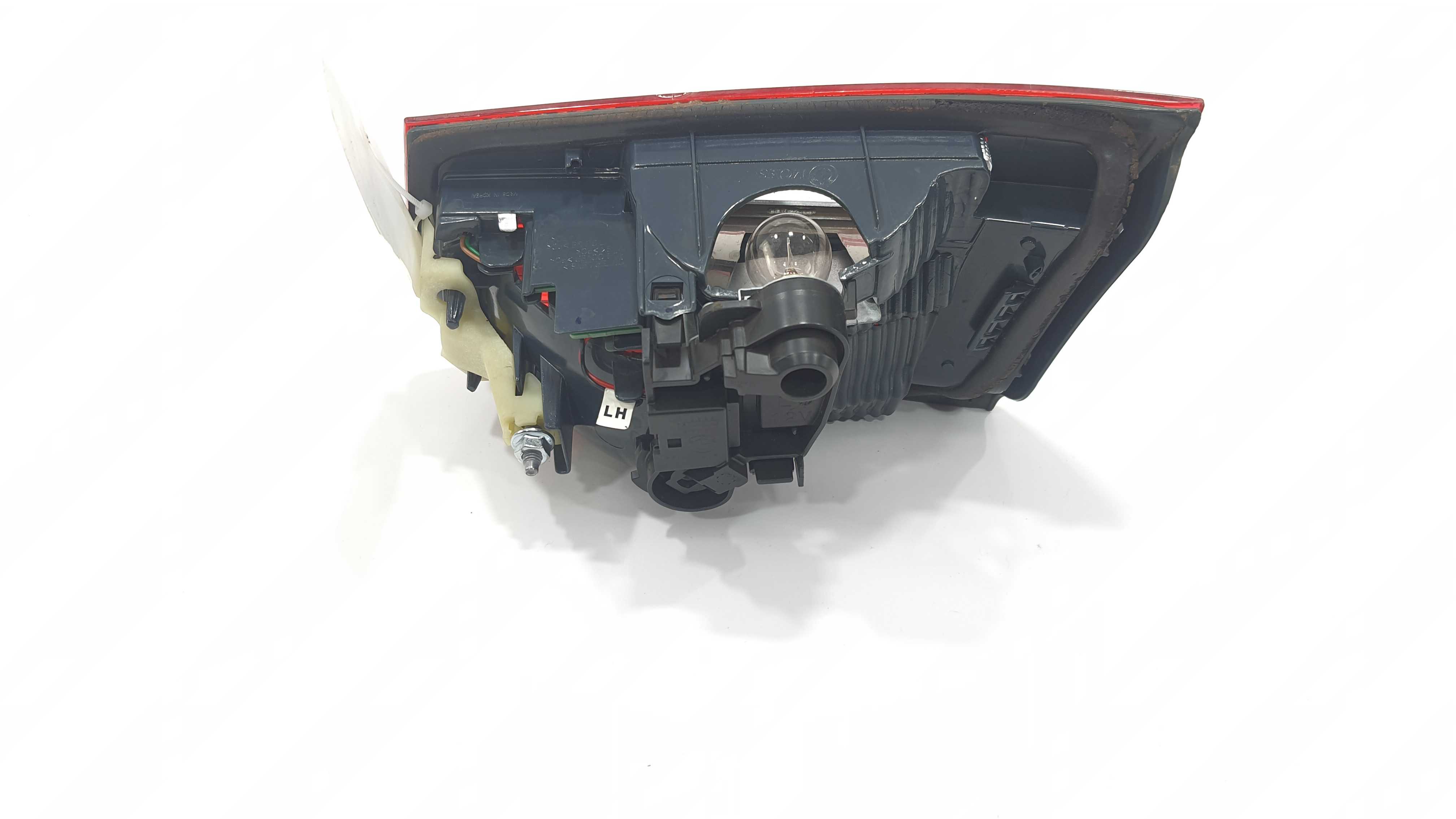 Lanterna Tampa Traseira Esquerda Bmw 316i 1.6 Tb V2277  Esquerdo/motorista 4