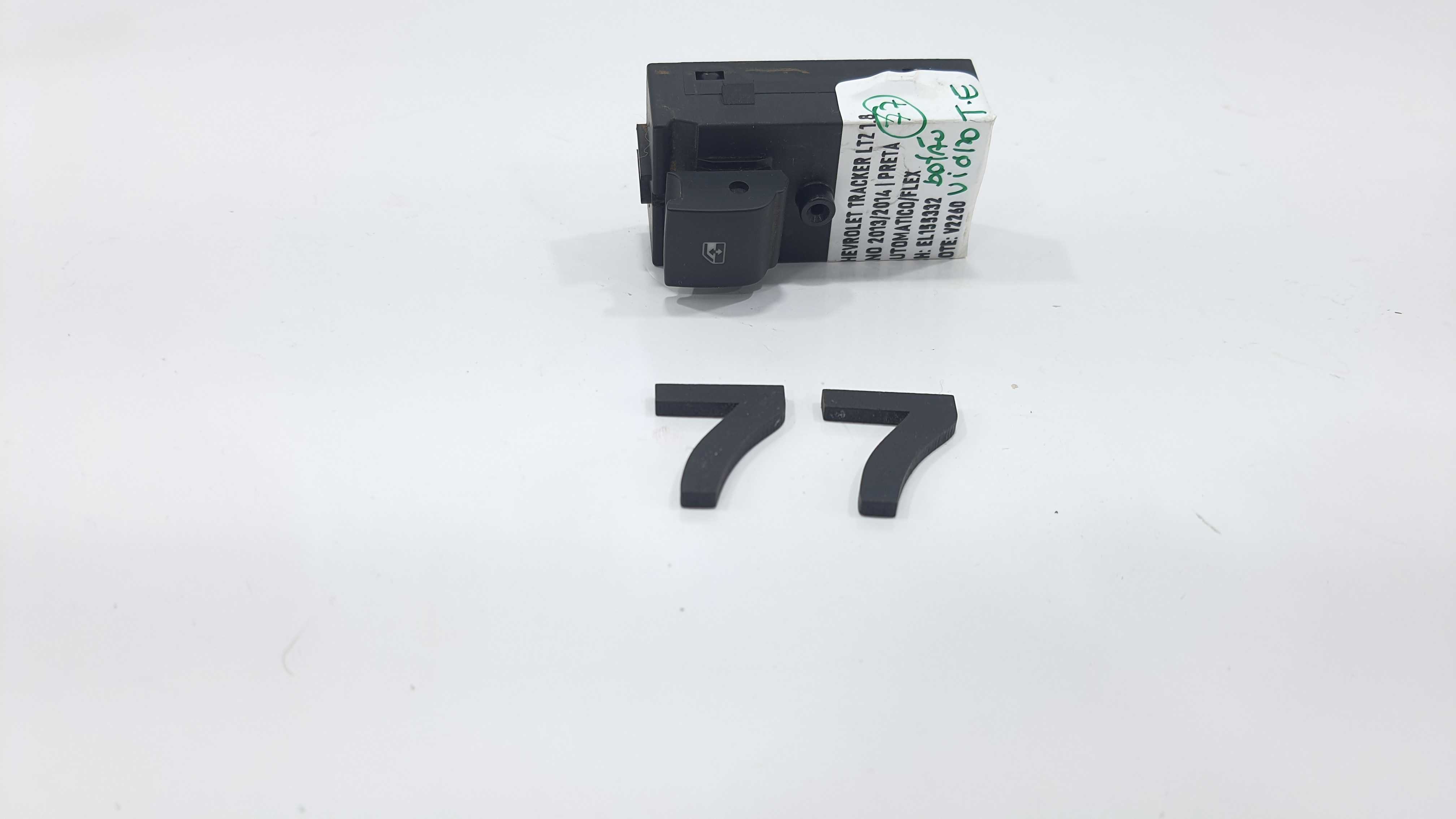 Botão Vidro Traseiro Esquerdo Tracker Ltz Ano 2014 V2260 5