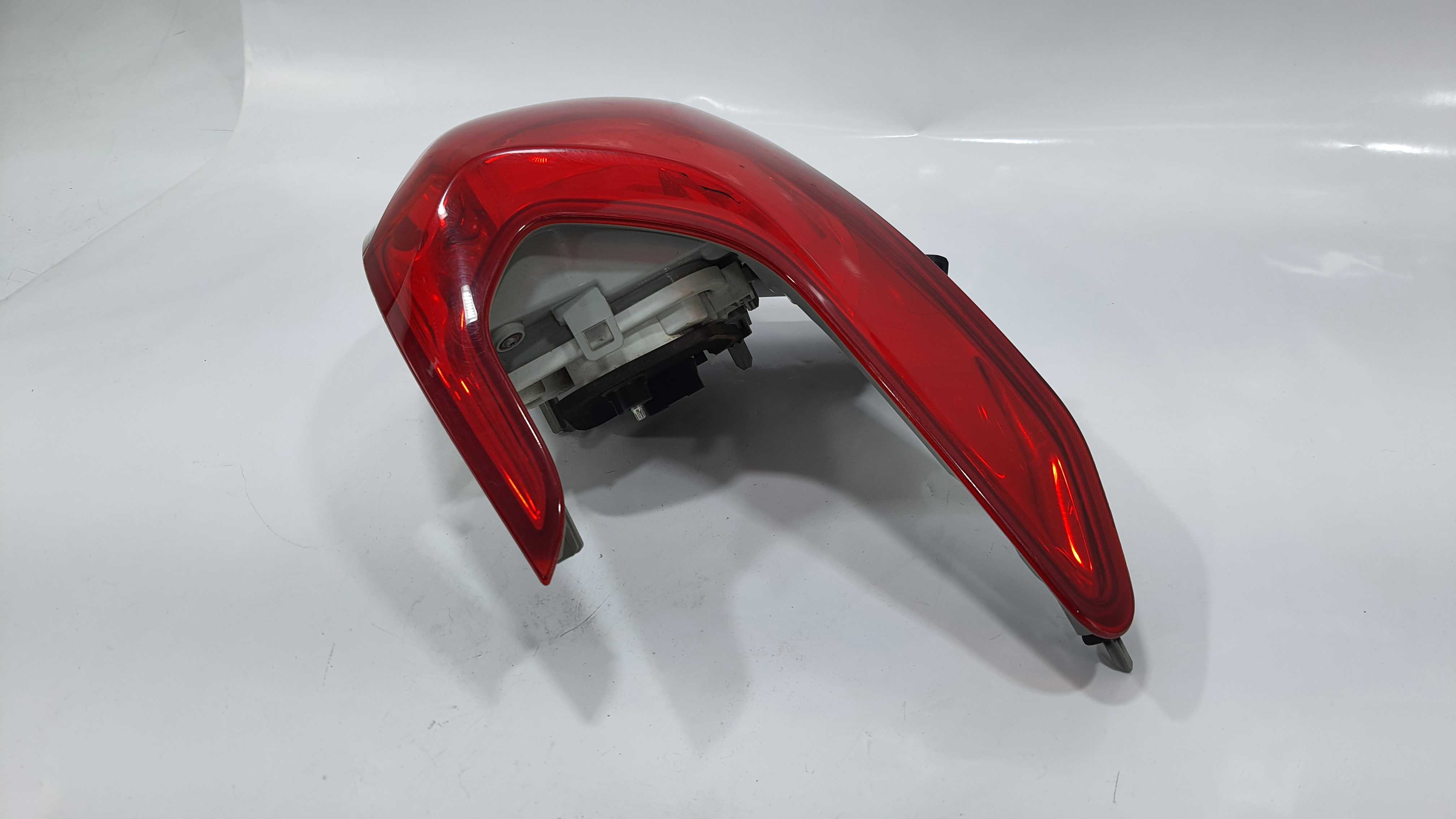 Lanterna Lado Direito Peugeot 2008 Ano 2022 V2252 1