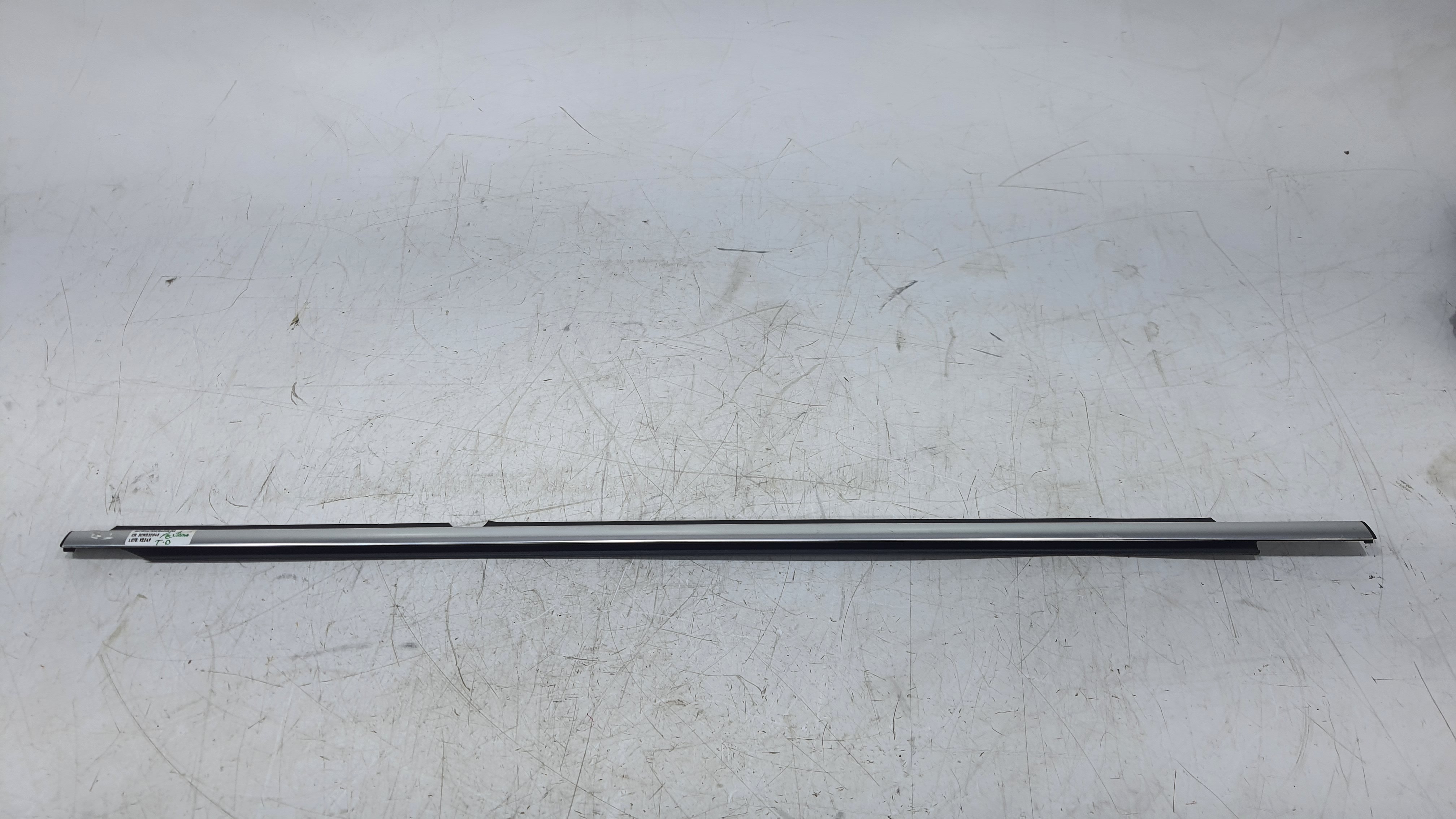 Friso Porta Traseira Direita Volkswagen Tiguan 2012 V2249 Prata 2