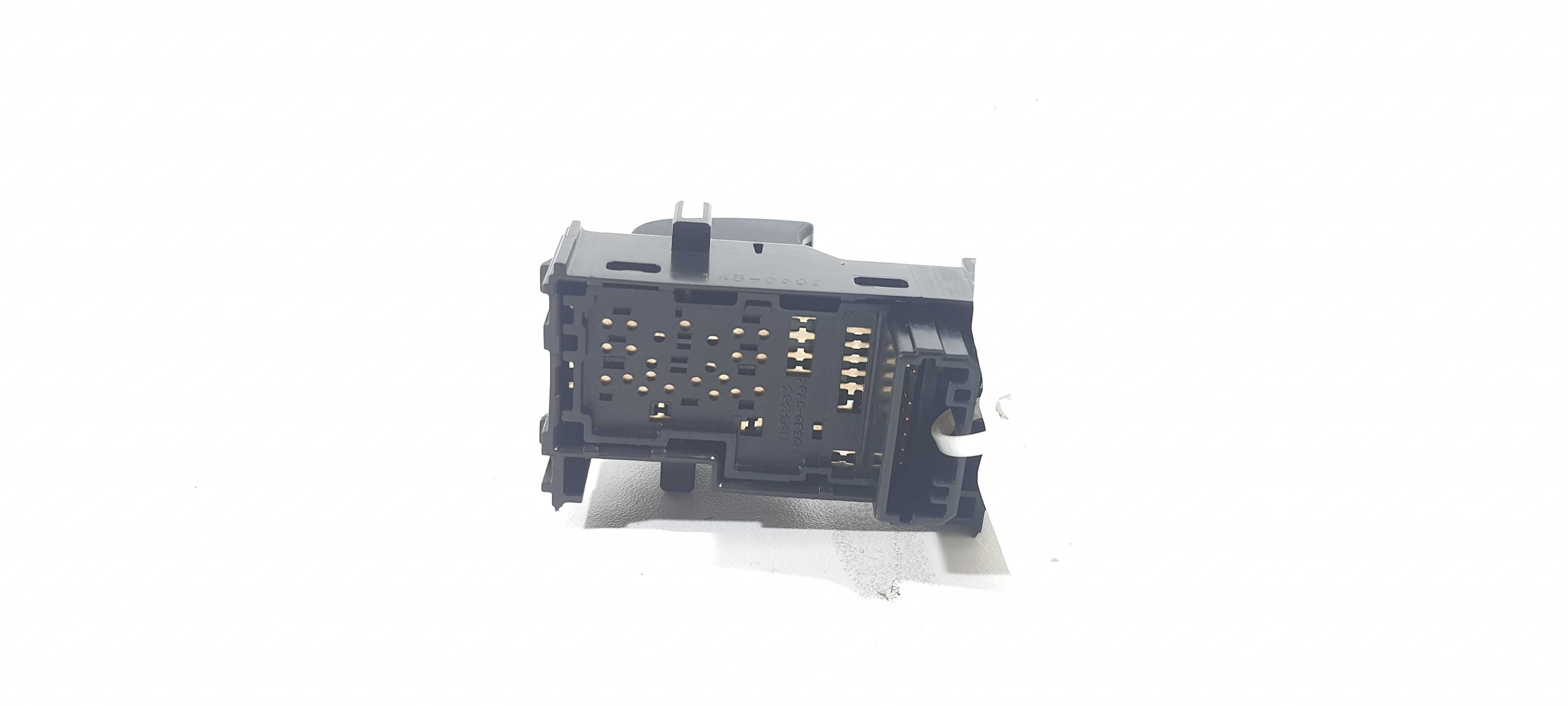 Botão Vidro Dianteira Direita Yaris Xl Plus 1.5 2022 V1219 6