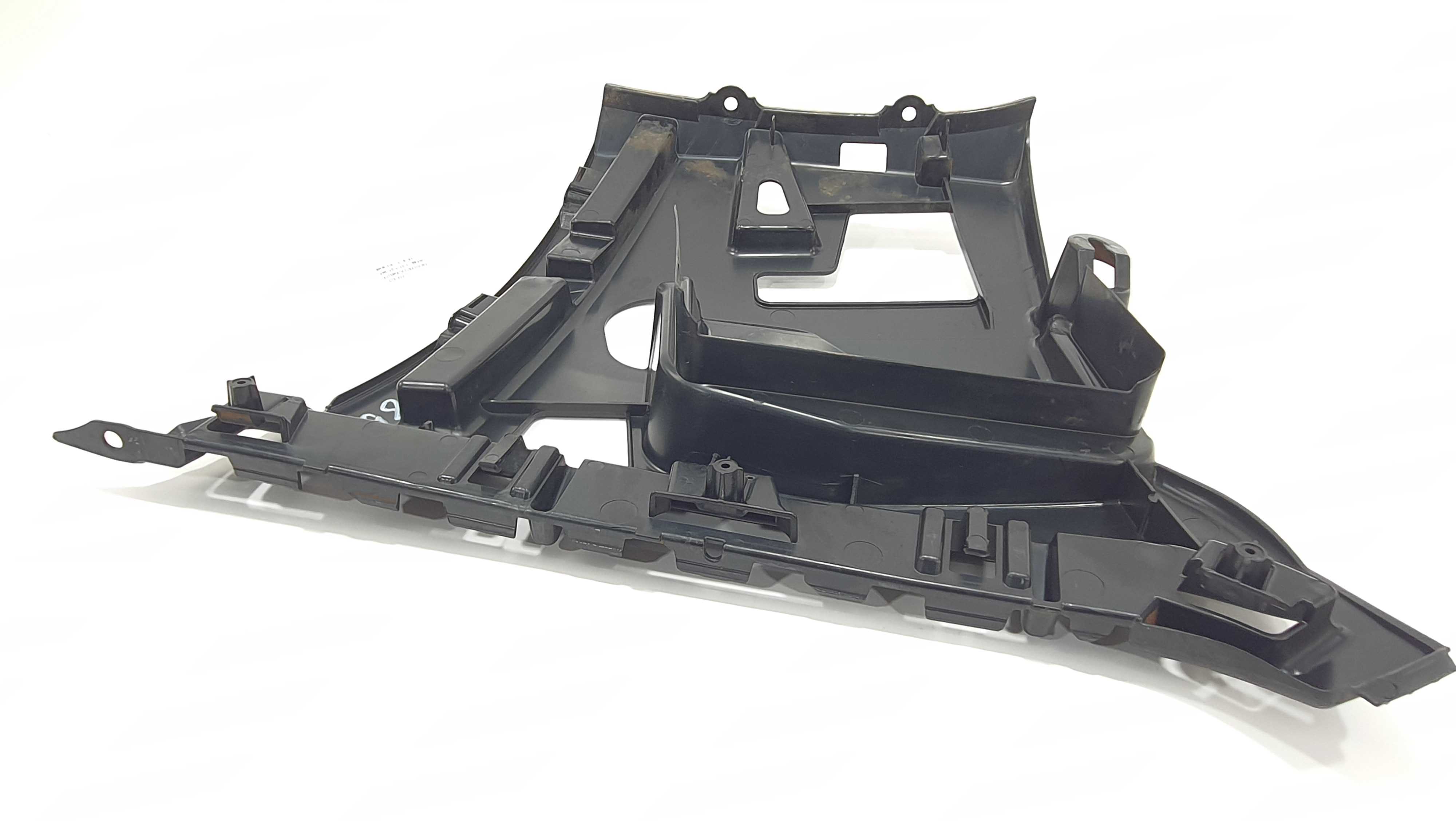 Guia Parachoque Traseiro Esquerdo Bmw 316i 1.6 Tb V2277 4