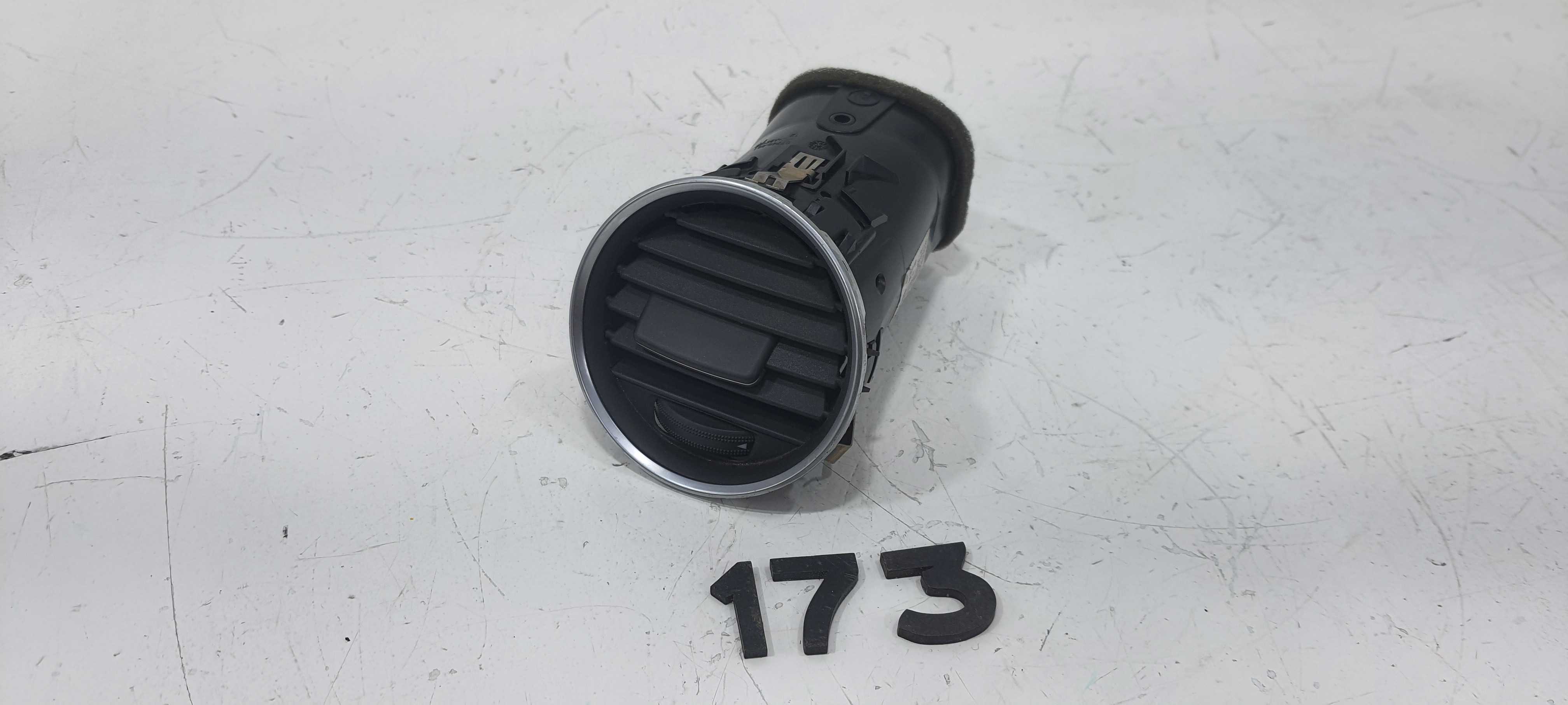 Difusor Ar Lado Esquerdo Mercedes-benz C180 2012 V2267 2