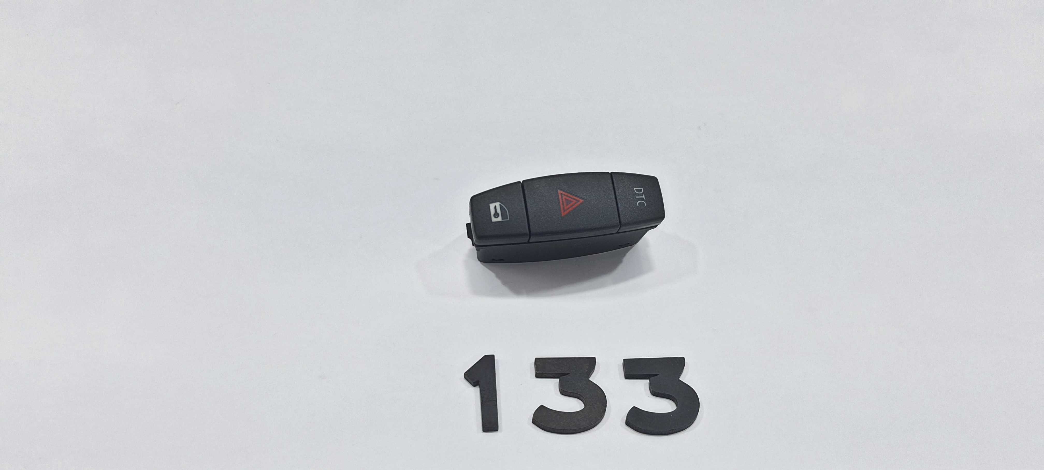Botão Pisca Alerta Bmw 118i Ano 2011 V2262 3