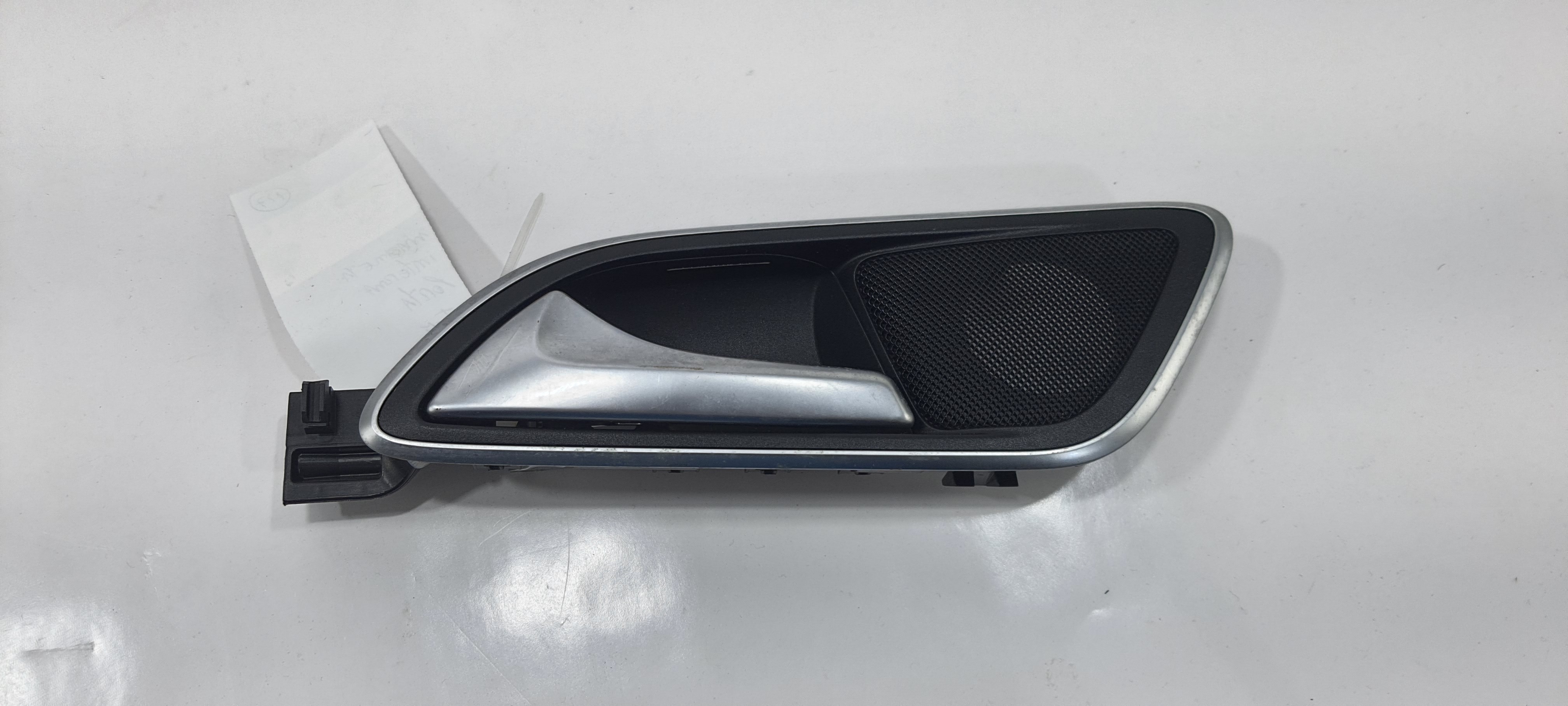 Maçaneta Porta Tras Esquerda Mercedes Gla 200 1.6 2018 V2268 Traseira 5