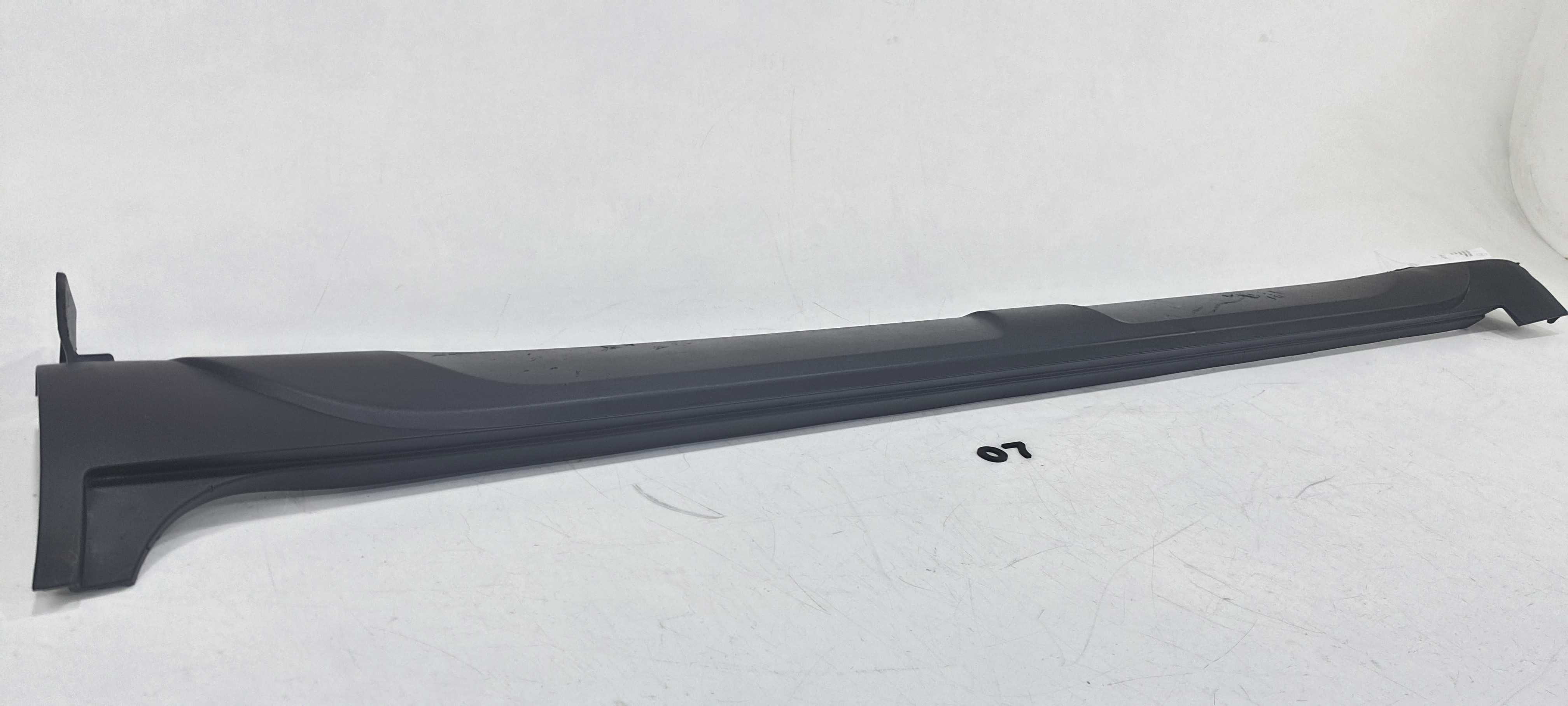 Espoiler Lado Esquerdo Detalhe Creta Ultimate 2022 V2263 Preto 3