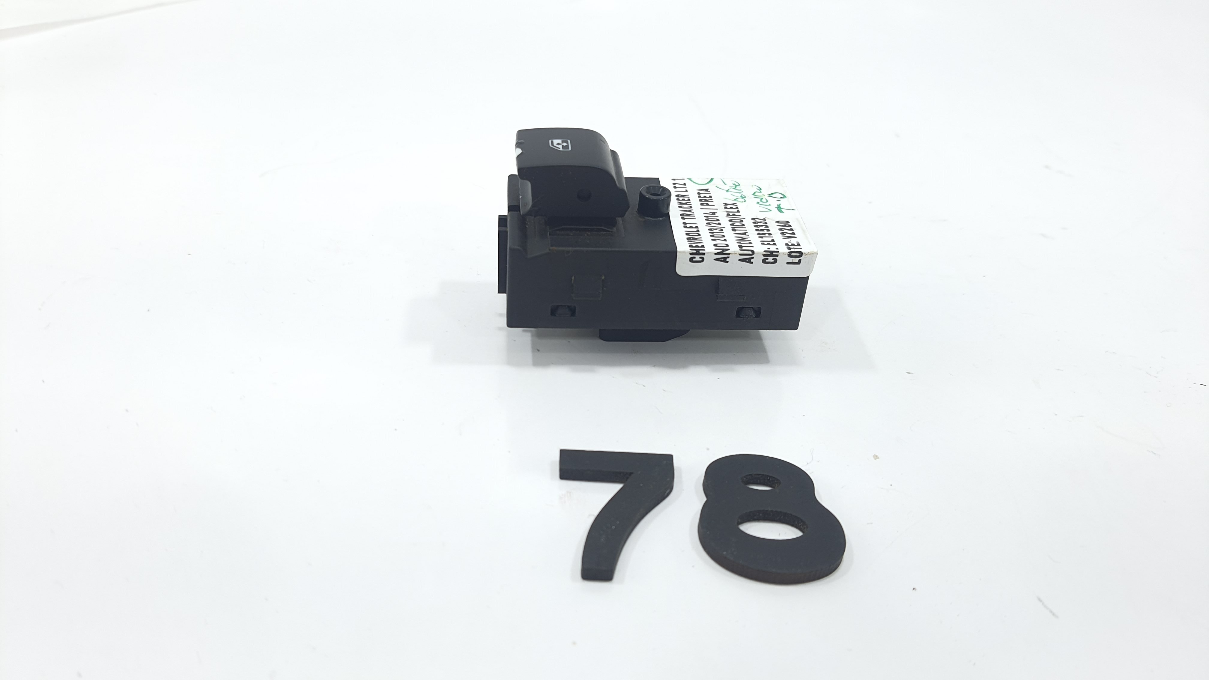 Botão Vidro Traseiro Direito Tracker Ltz 2014 V2260 3