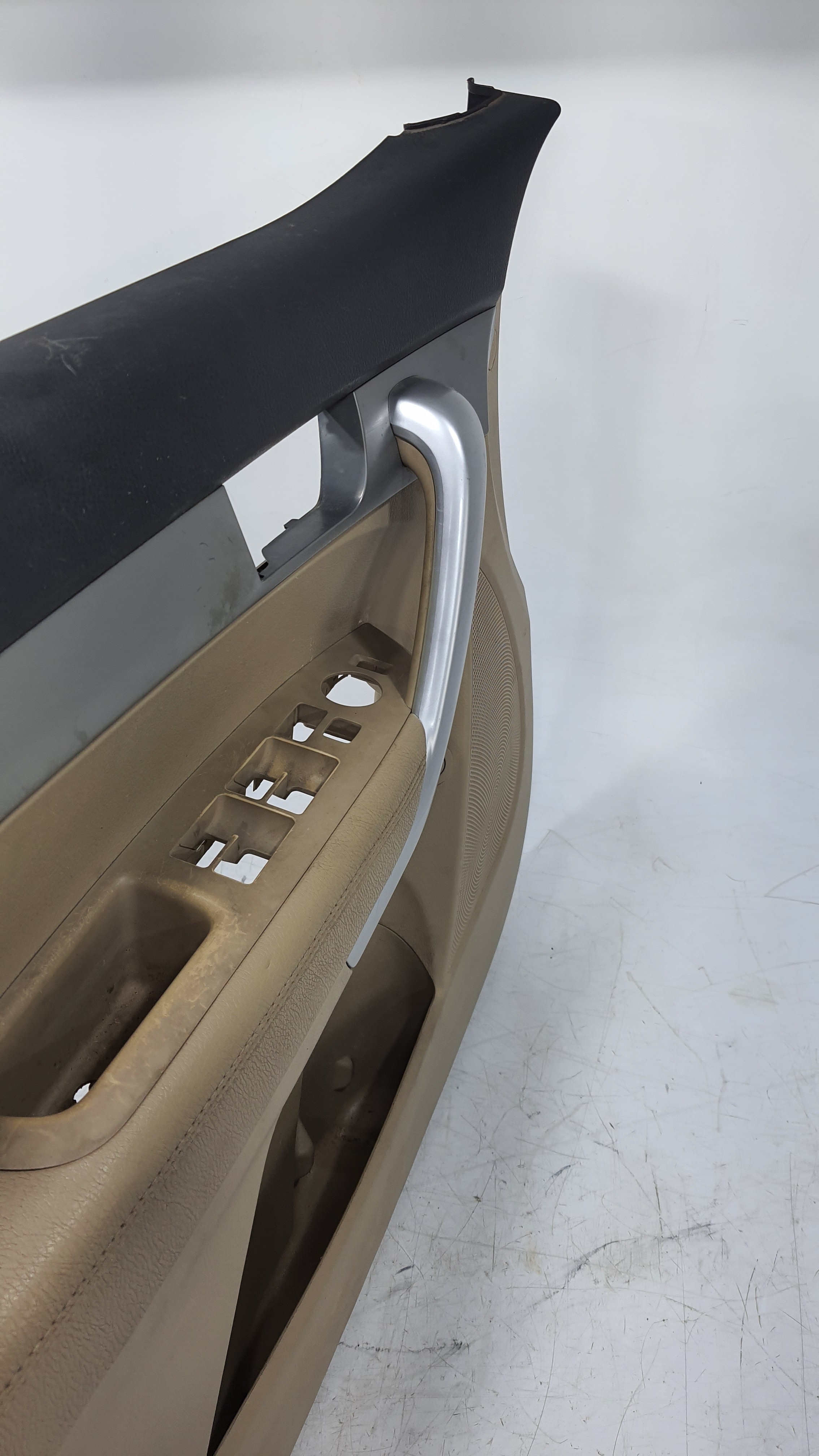 Forro Porta Dianteiro Esquerdo Kia Sorento 2.4 2012 V2254 Bege 3