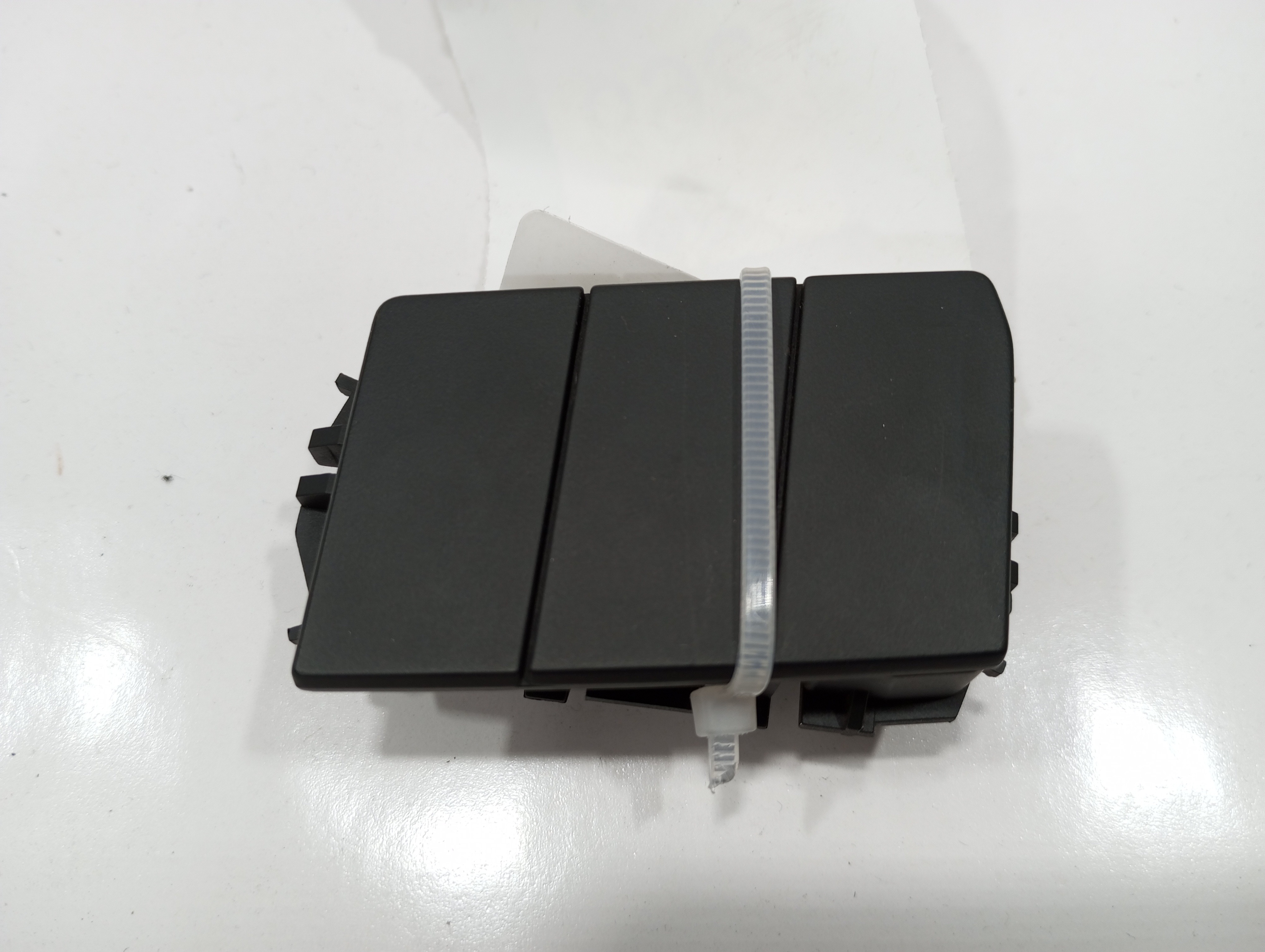 Interruptor Central Volkswagen Up Cross 2018 9