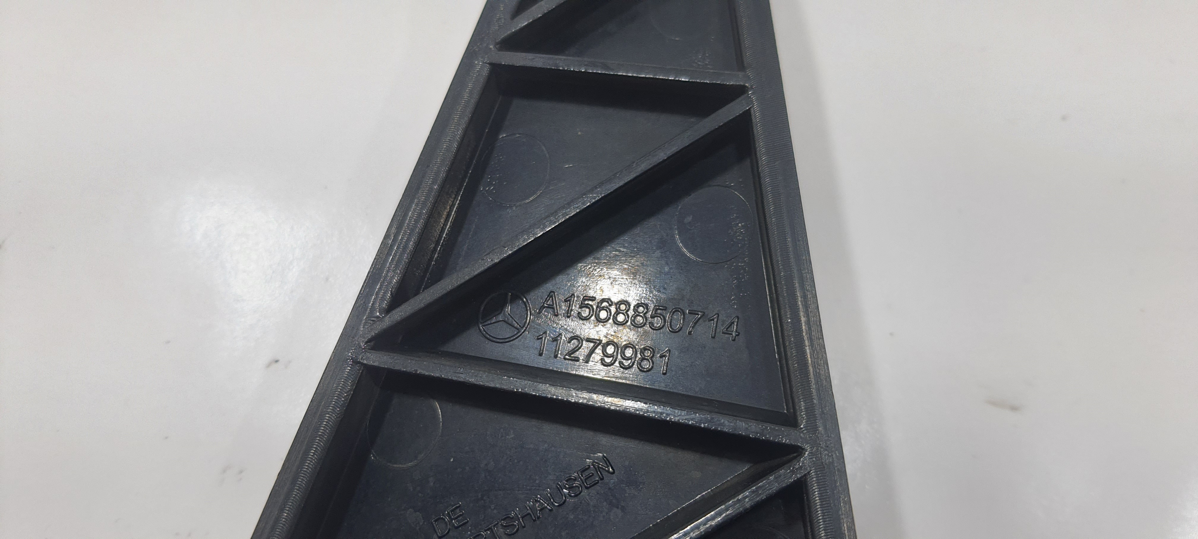 Suporte Parachoque Traseiro Esquerdo Gla 200 2018 V2268 3