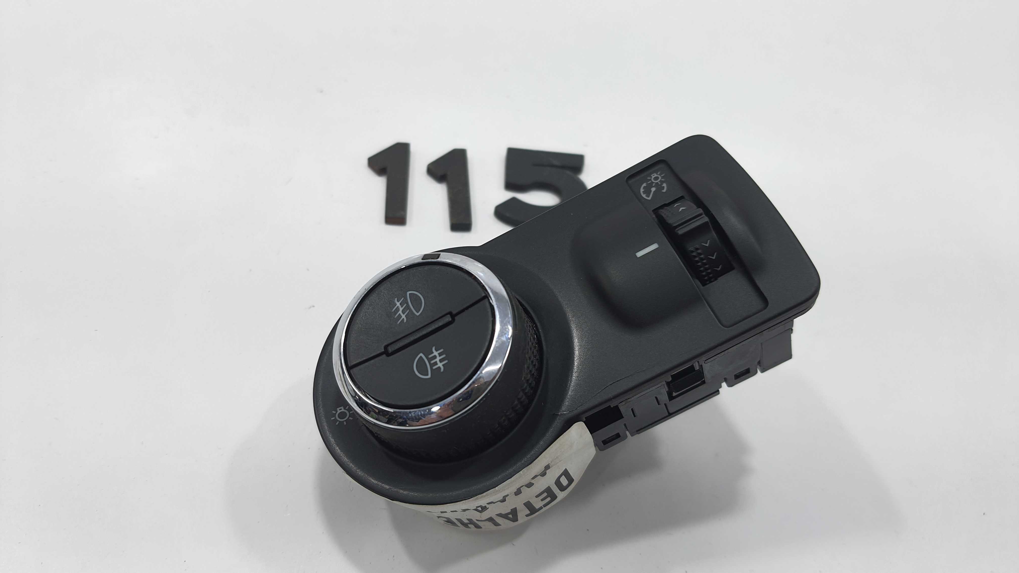 Botão Farol Com Detalhe Sonic Sedan Ltz 2012 V2256 4