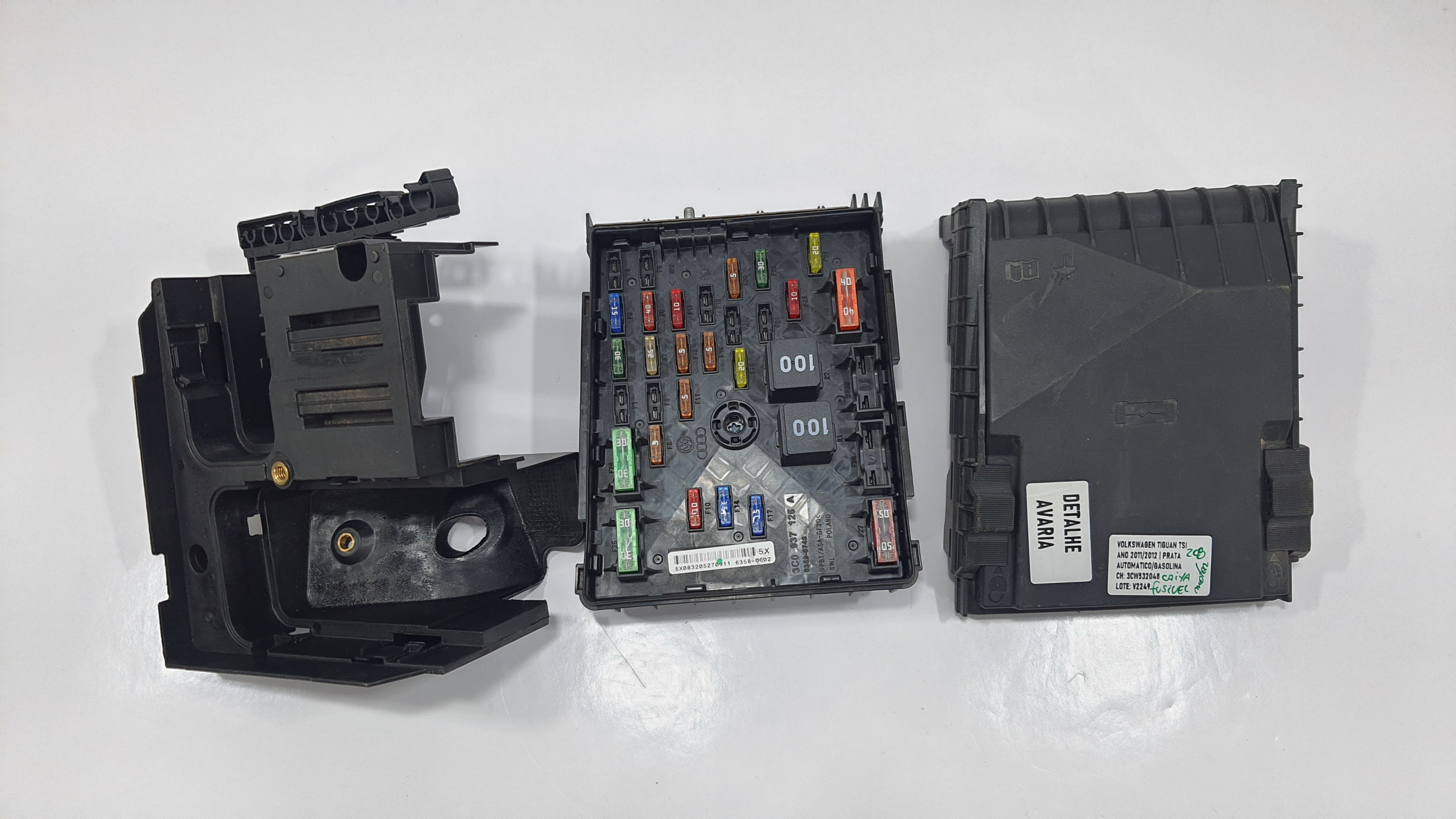 Caixa Fusivel Detalhe Volkswagen Tiguan 2012 V2249 3