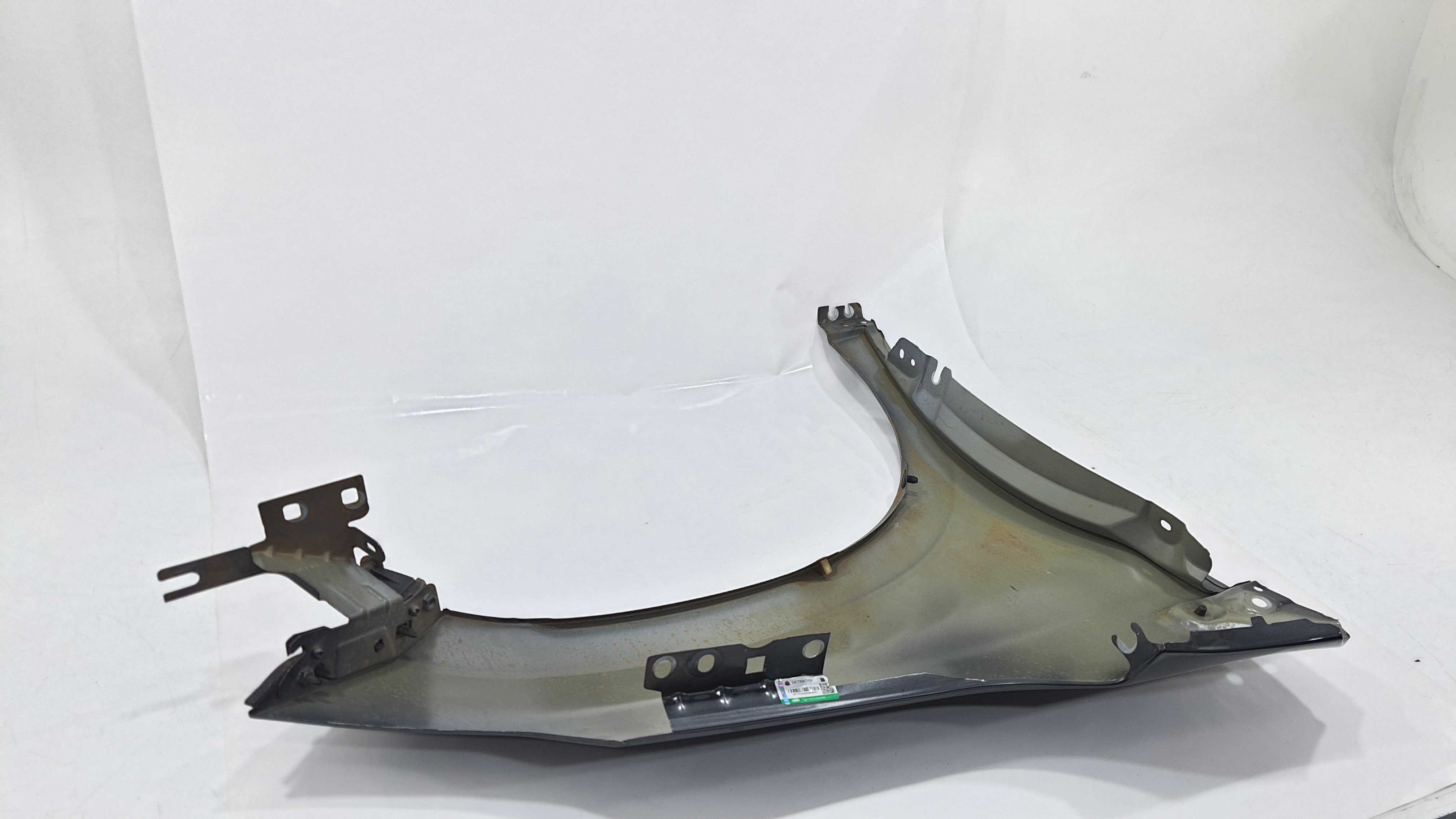 Paralama Esquerdo Detalhe Peugeot 2008 1.6 16v 2022 V2252 3