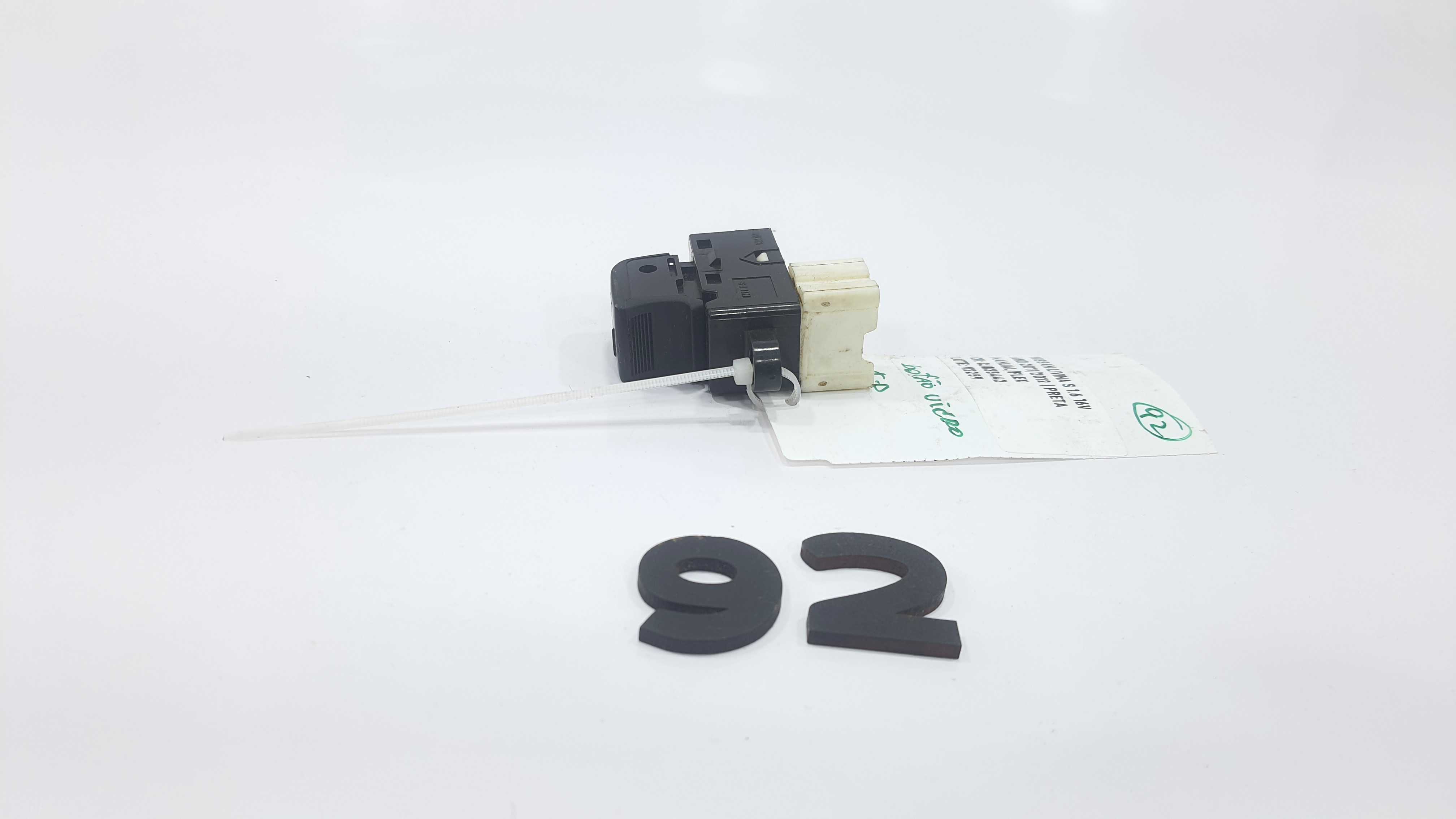 Botão Vidro Traseiro Direito Nissan Livina Ano 2012 V2259 3
