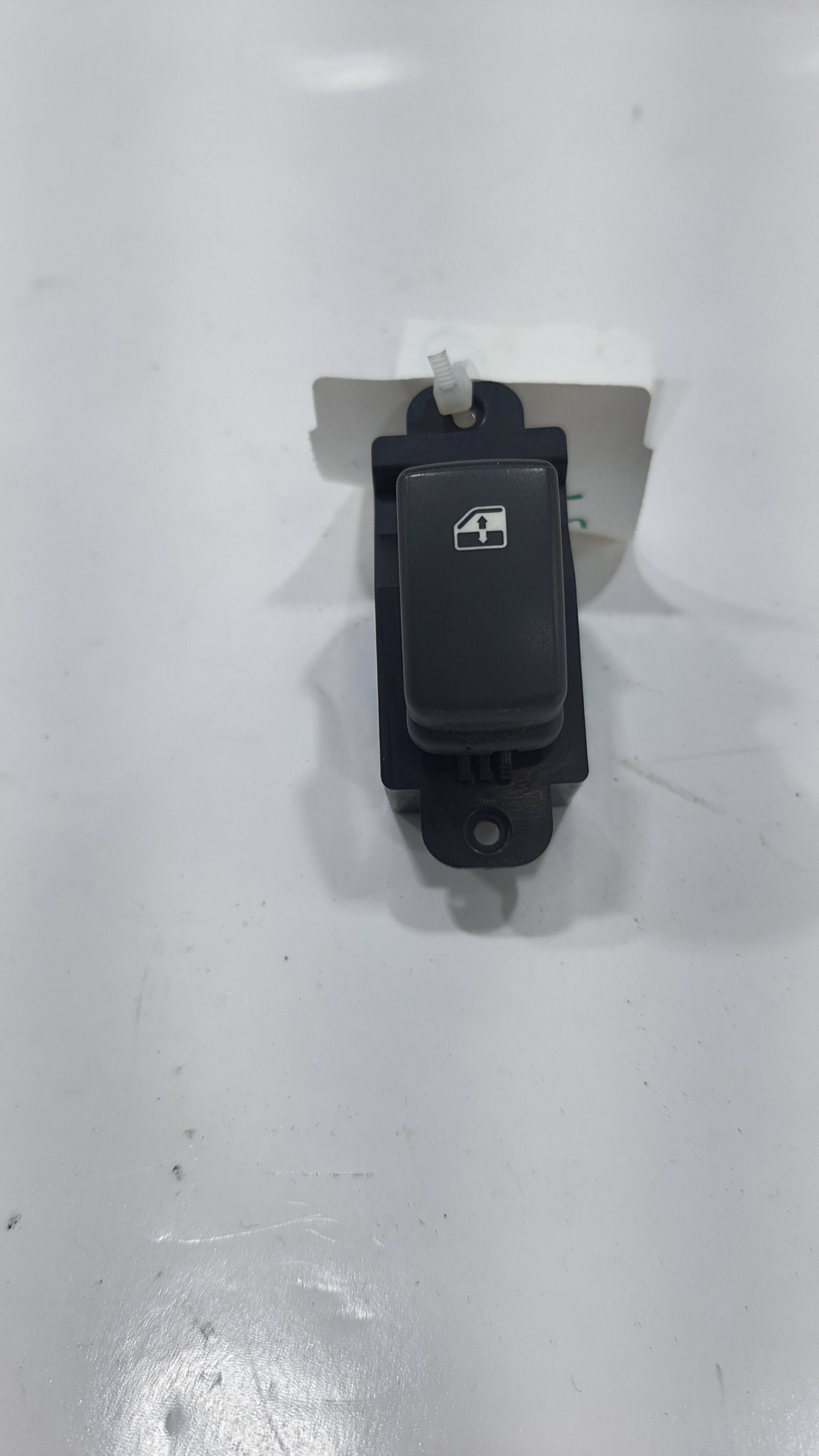 Botão Vidro Traseiro Esquerdo Jac T5 1.5 2018 V2253 2