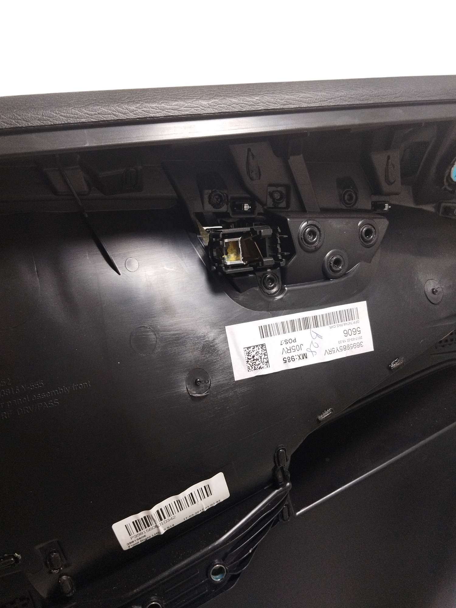 Forro De Porta Dianteiro Direito Volvo V40 T4 2016/2017 Preto 4