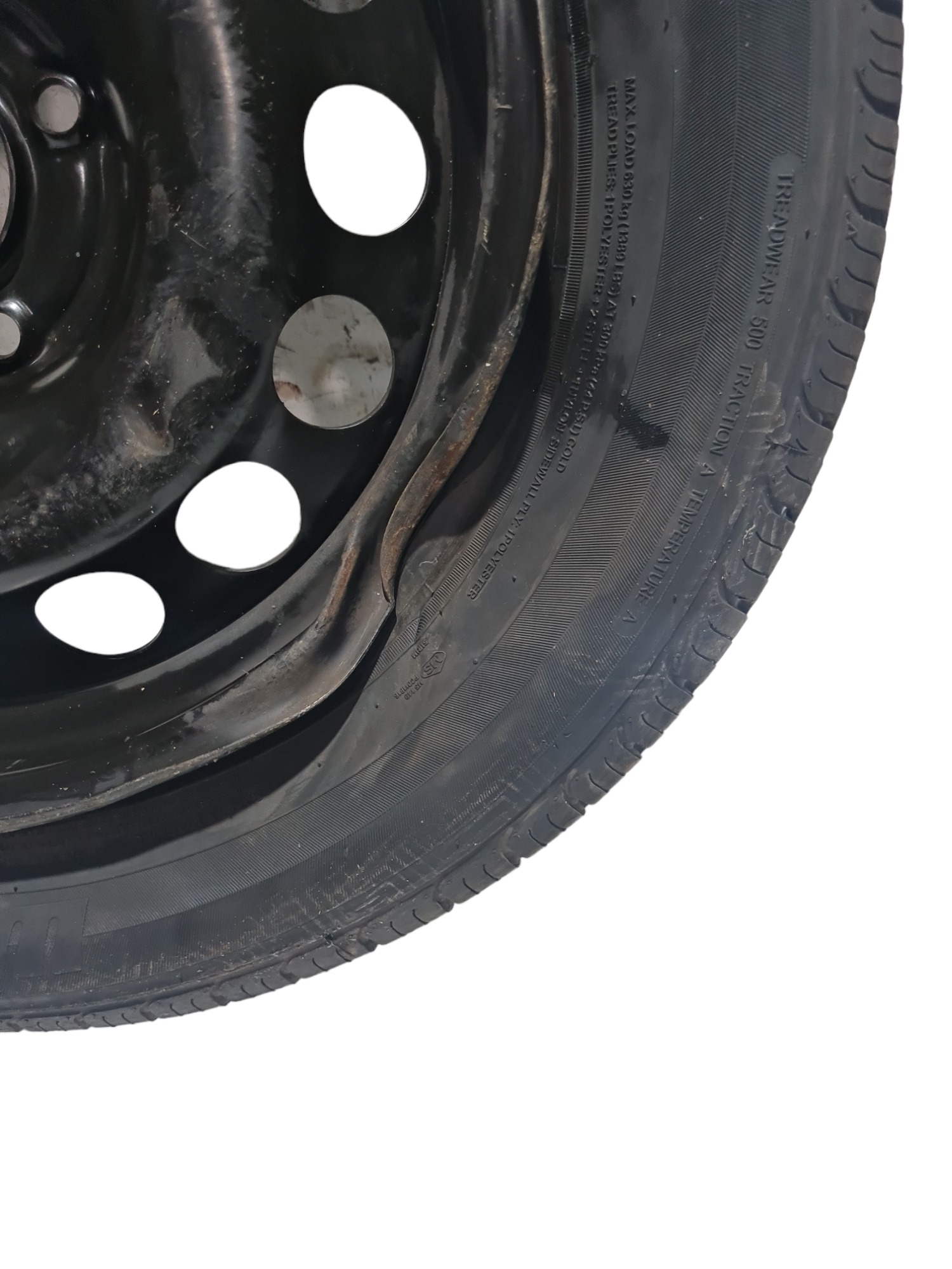Roda C/ Pneu Peugeot 2008 Aro 16 205/60 C/ Detalhes Roda Preto 7