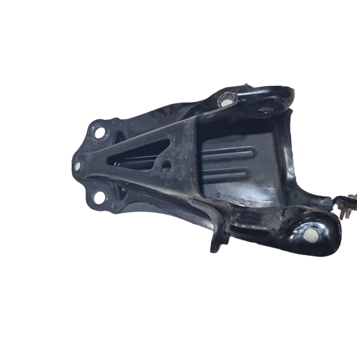 Suporte Eixo Traseiro Esquerdo Corolla Cross Preto 2