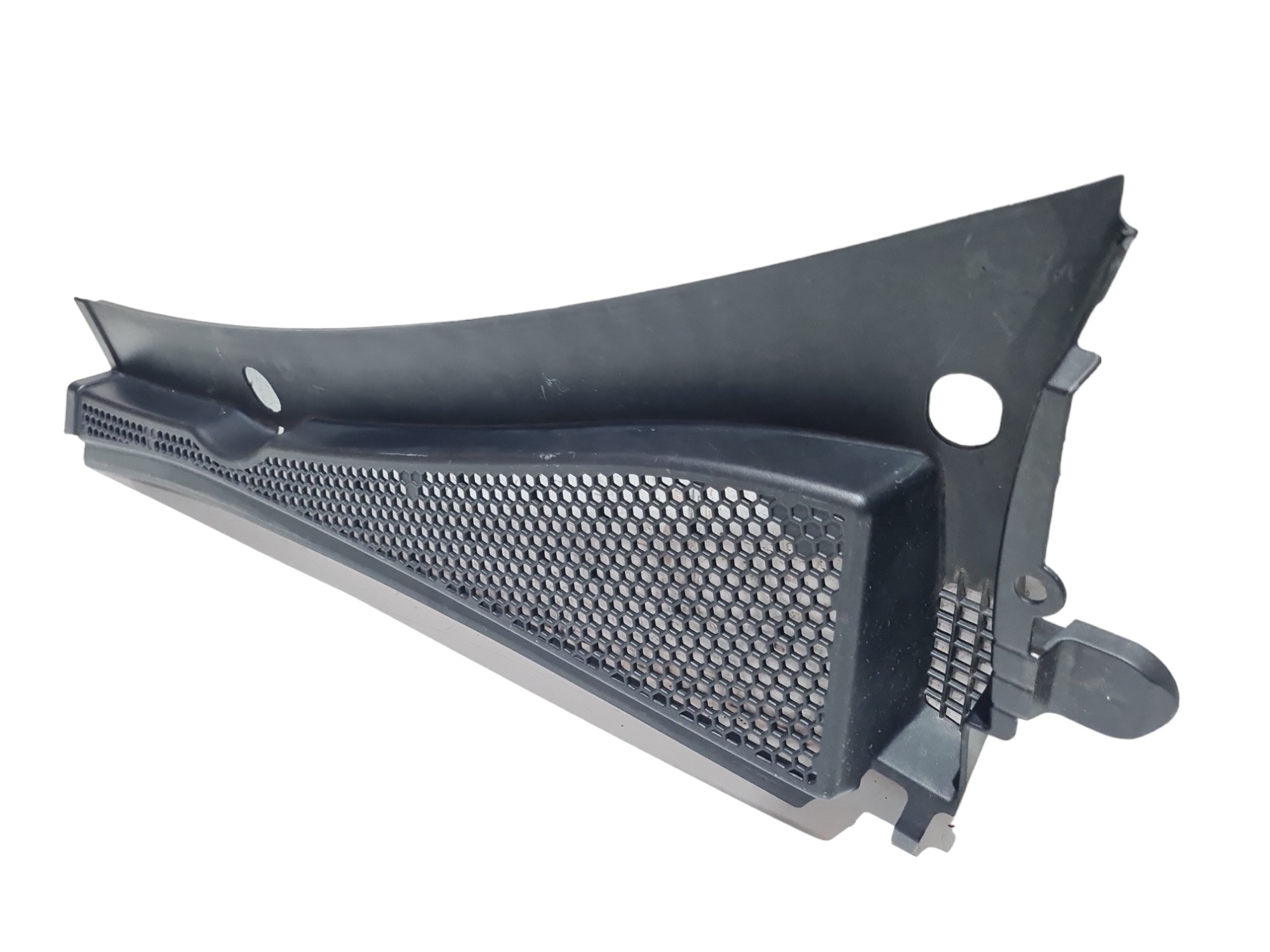 Grade Churrasqueira Esquerda Peugeot 2008 Detalhe Leia Preto 1