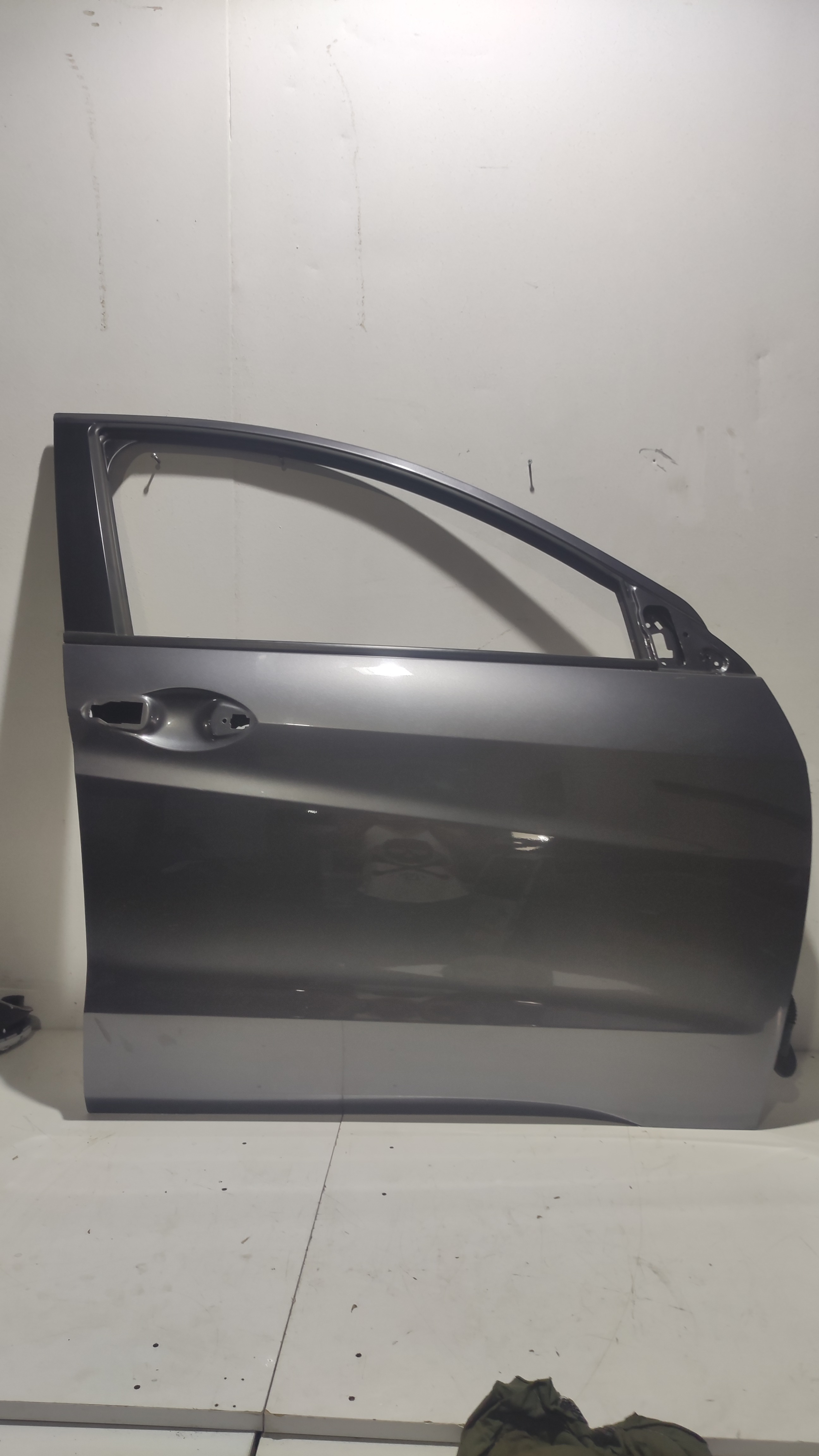 Porta Dianteira Direita Honda Hr-v 2018 2017 Leves Detalhe Dianteira Direito Cinza 2