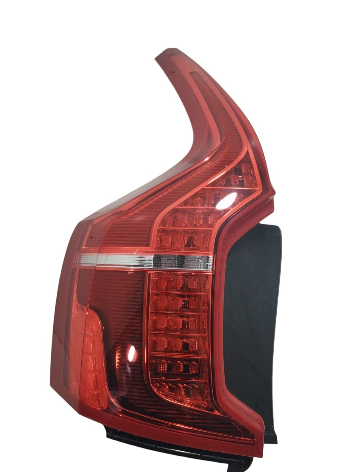 Farol Lanterna Traseira Esquerda Volvo Xc90  2022  Detalhe 6