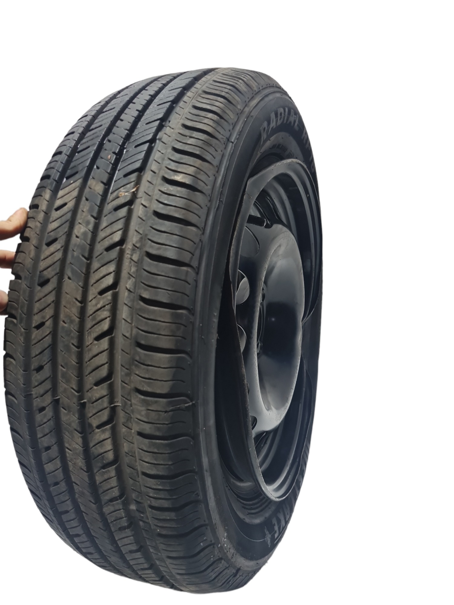 Roda C/ Pneu Peugeot 2008 Aro 16 205/60 C/ Detalhes Roda Preto 2