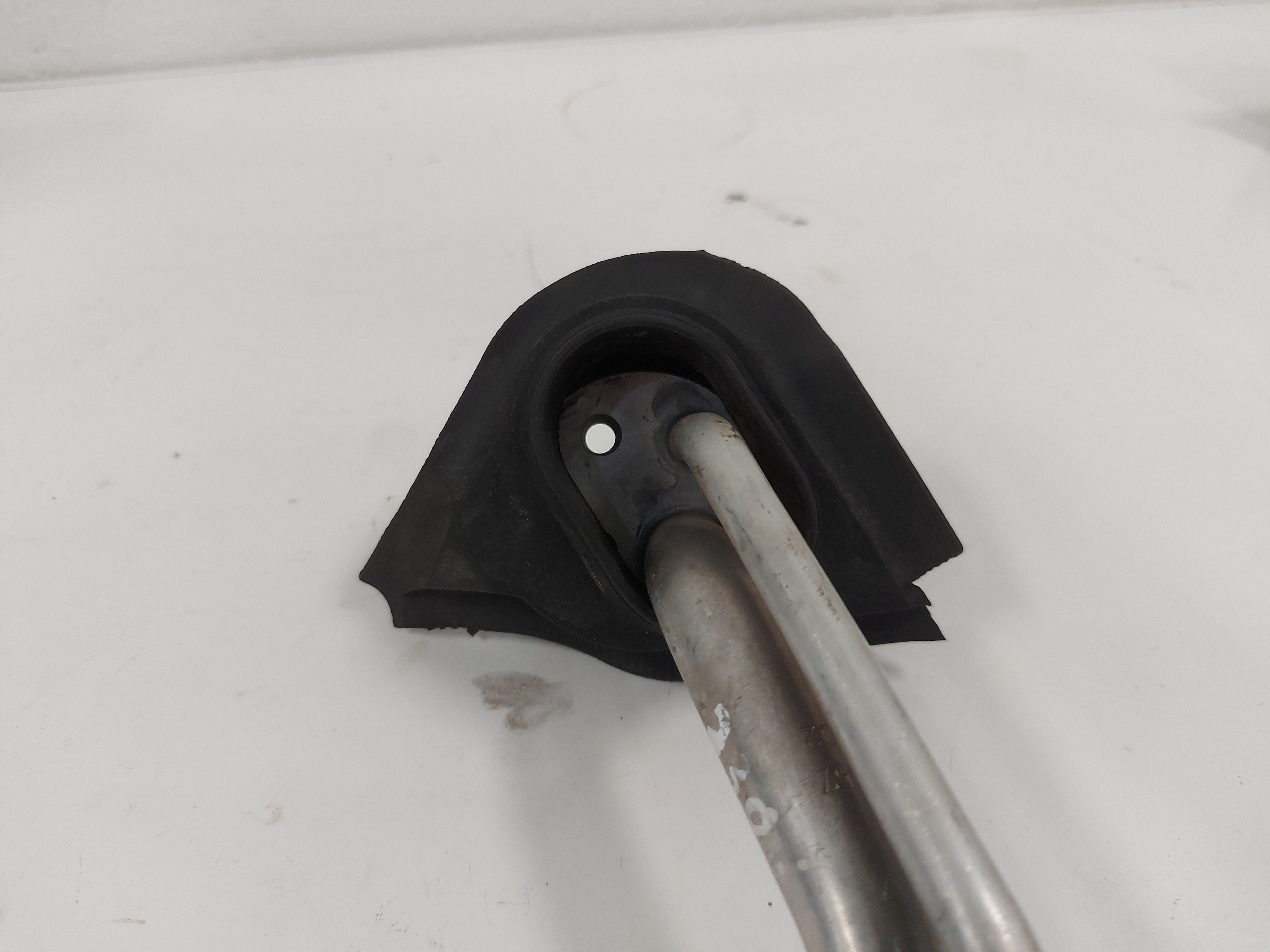 Tubo Radiador Ac Bmw E46 330 328 325 323 320 8372196 5