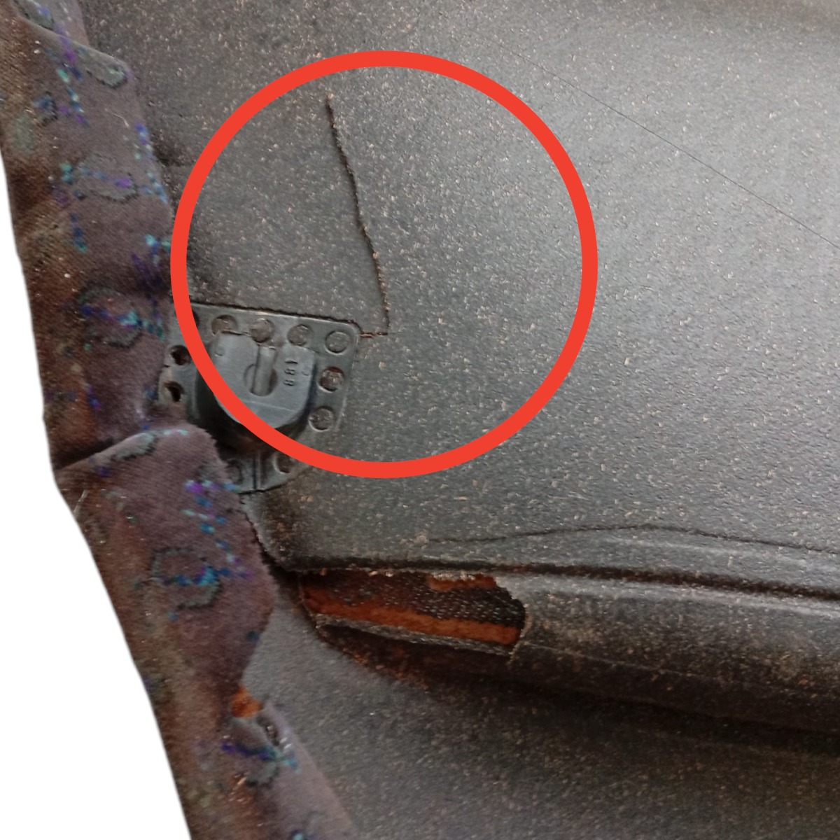 Forro Porta Traseira Direita Vectra 97 2000 A 2005 Detalhe 4