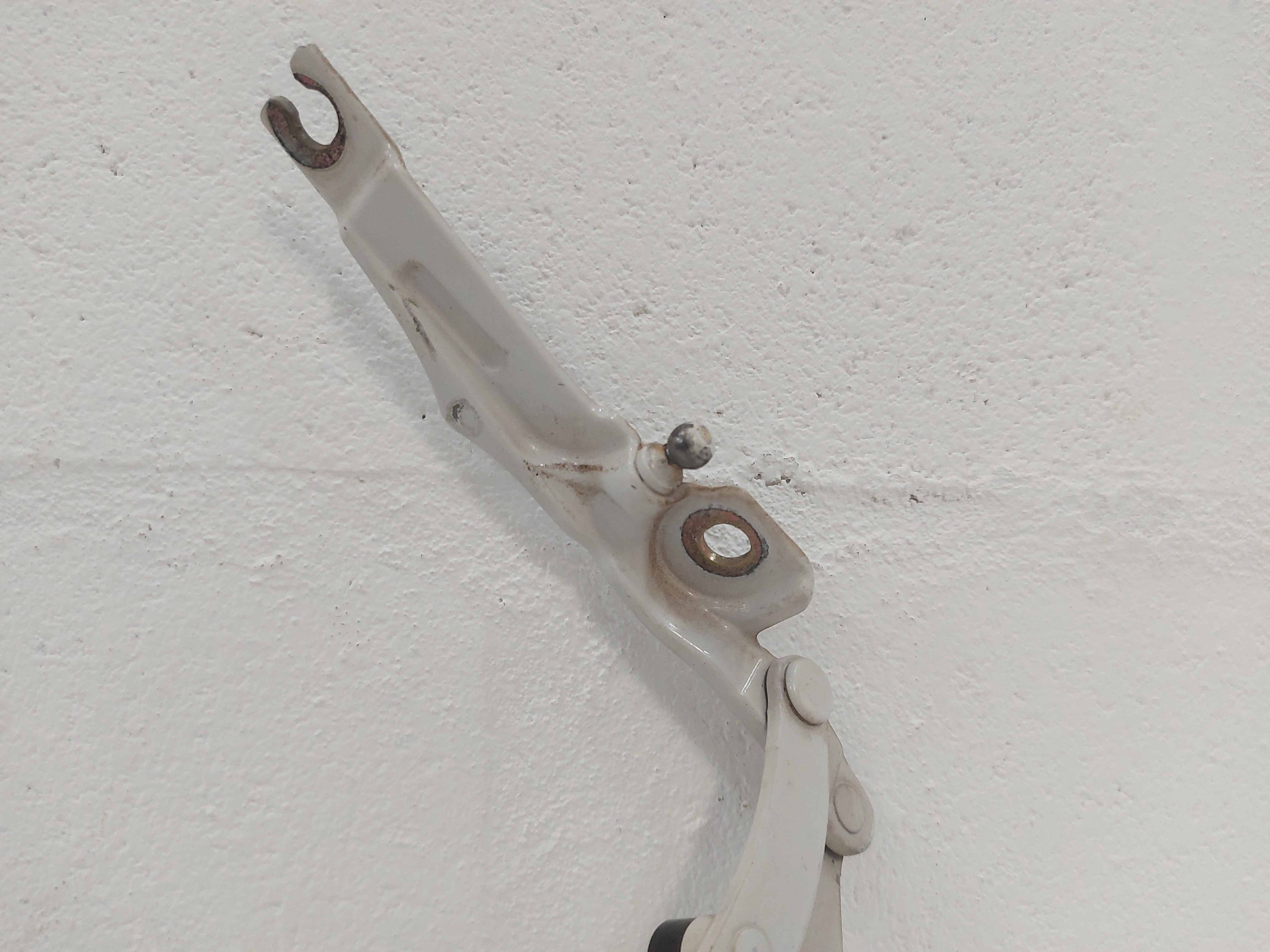Dobradiça Porta Malas Esquerdo Bmw E46 330 328 320 6
